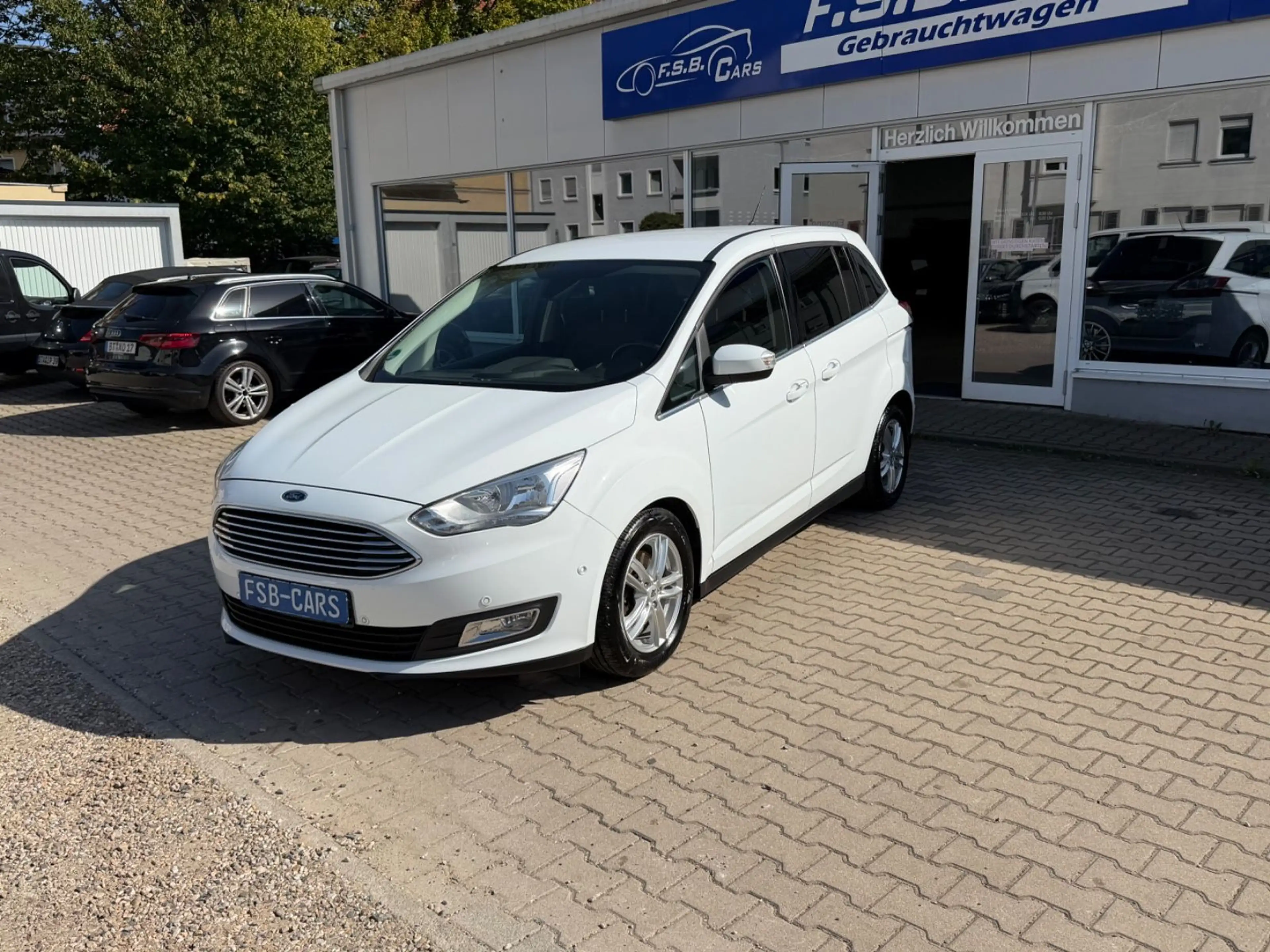 Ford Grand C-Max Grand C-MAX Titanium — photo 2