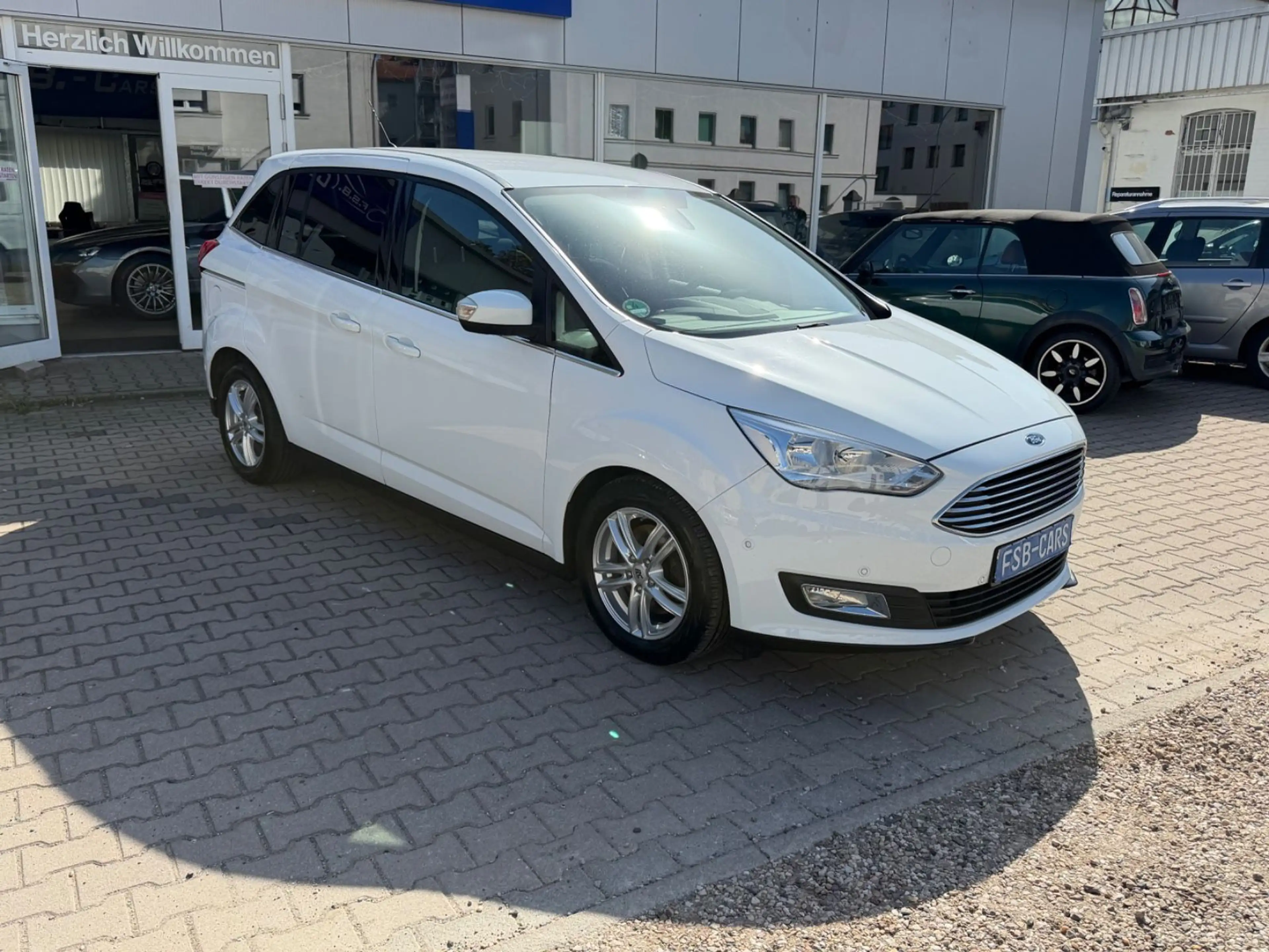 Ford Grand C-Max Grand C-MAX Titanium — photo 4