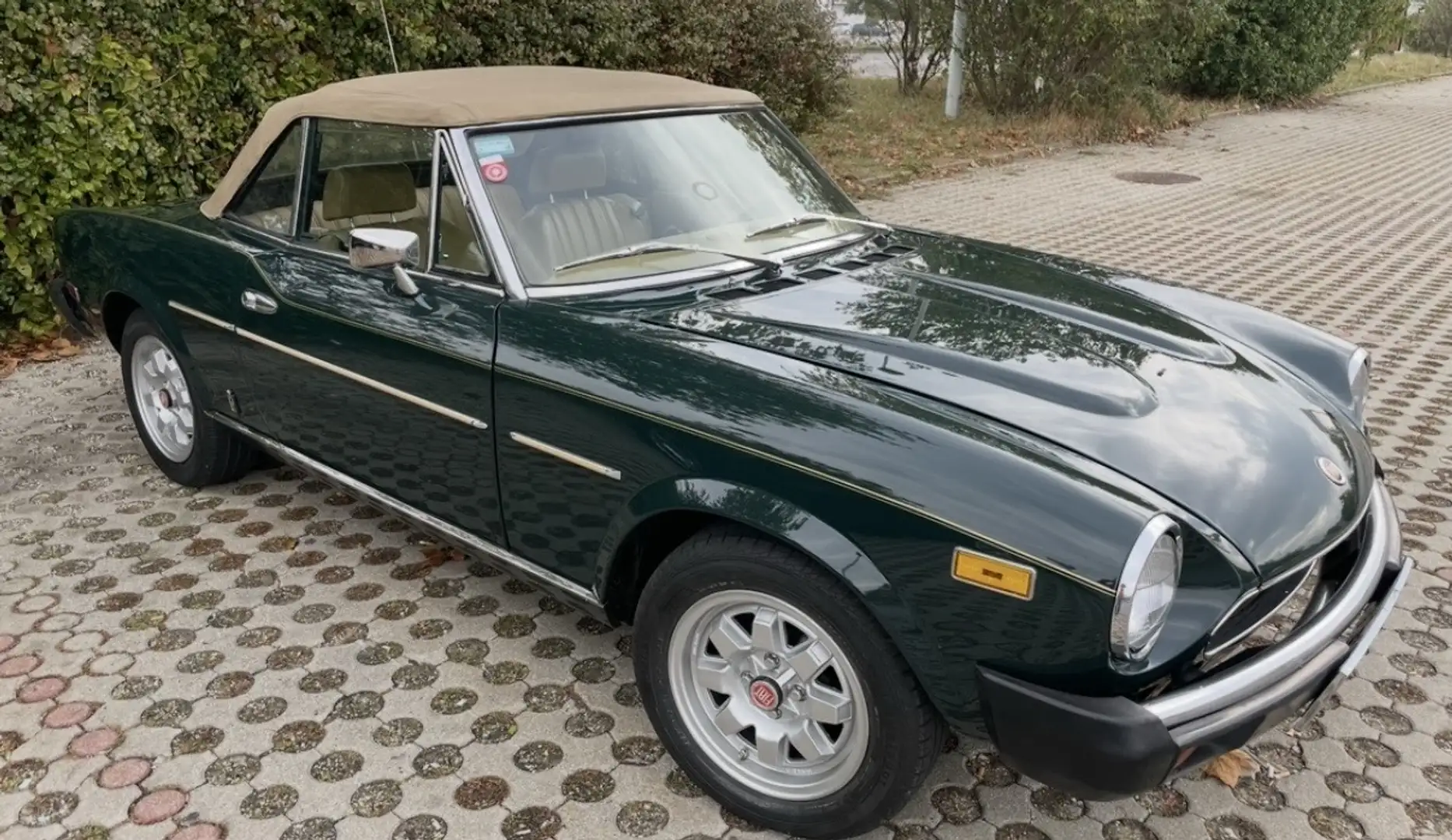 Fiat 124 Spider Spidereuropa USA-Version Grün - 1