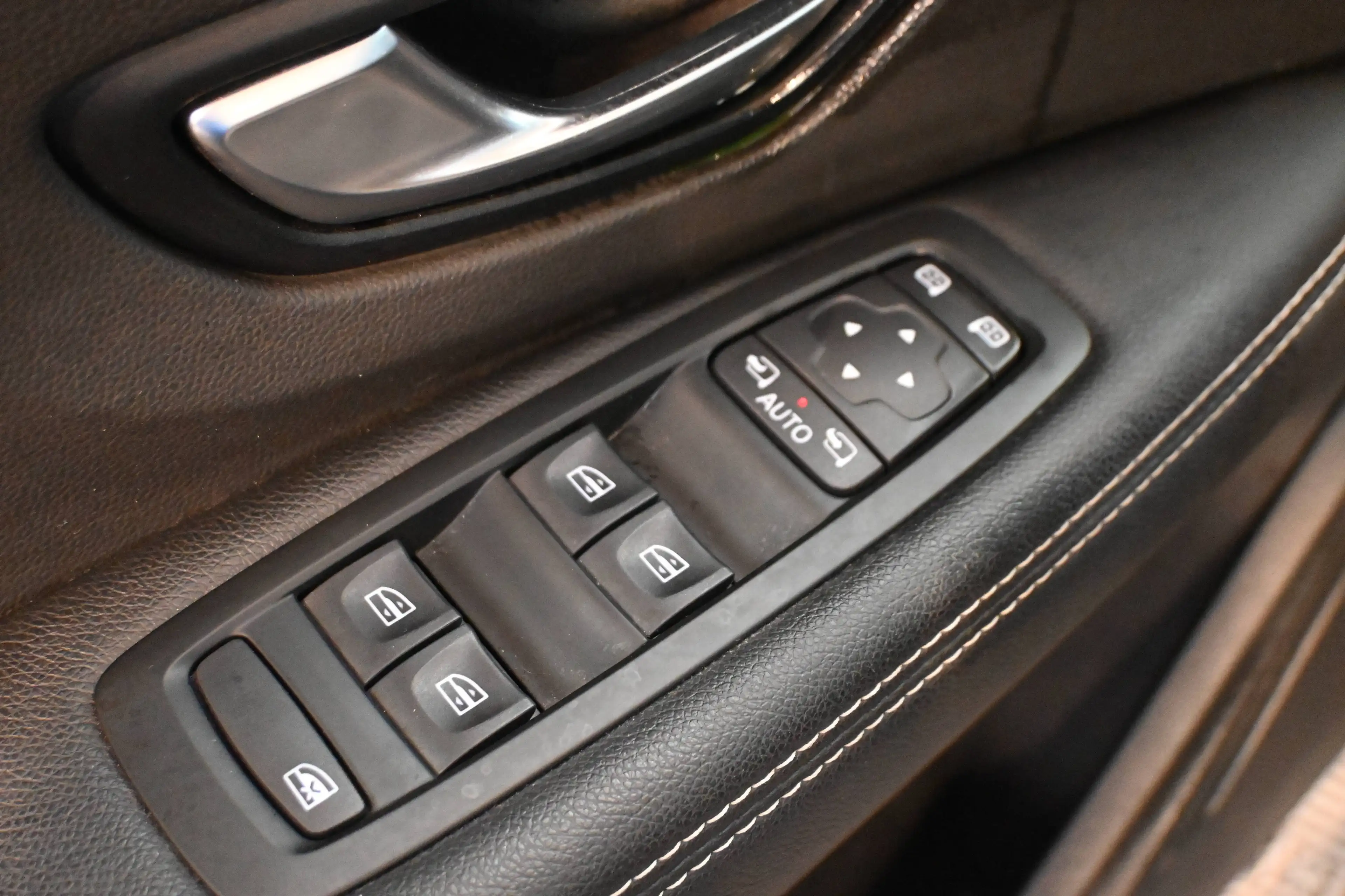 Renault Scenic Scenic 1.33 TCe AUTO / CAMERA / GPS NAVIGATION / LEDS / CRUISE / ATTELAGE AMOVIBLE !! — photo 12