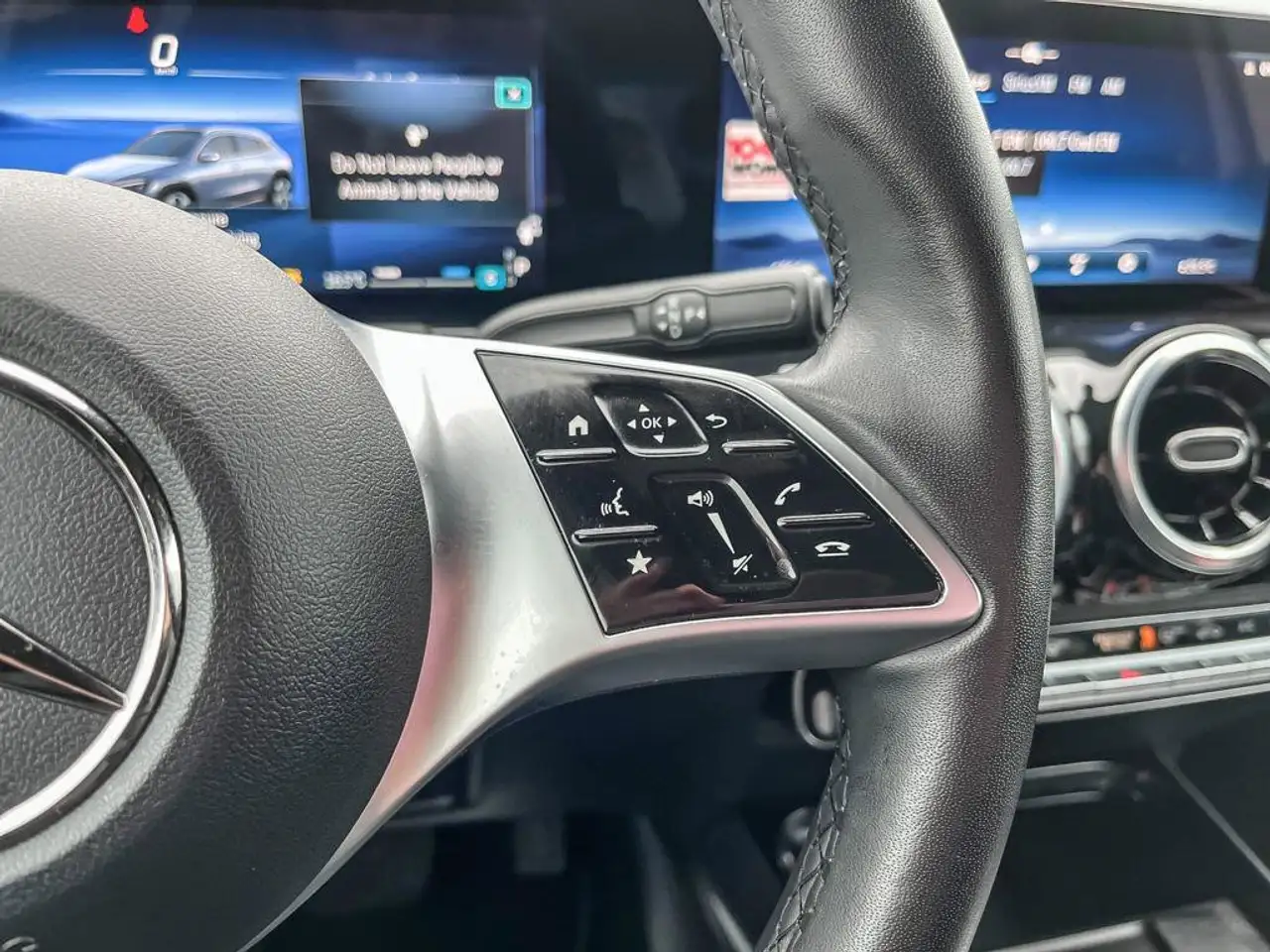 Mercedes-Benz GLA снимка Mercedes-Benz GLA