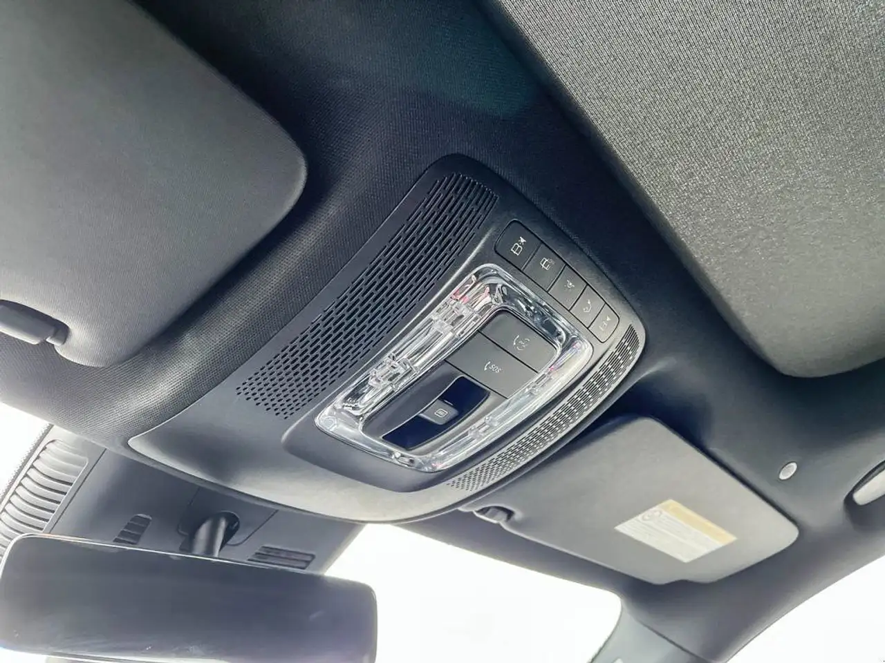 Mercedes-Benz GLA снимка Mercedes-Benz GLA
