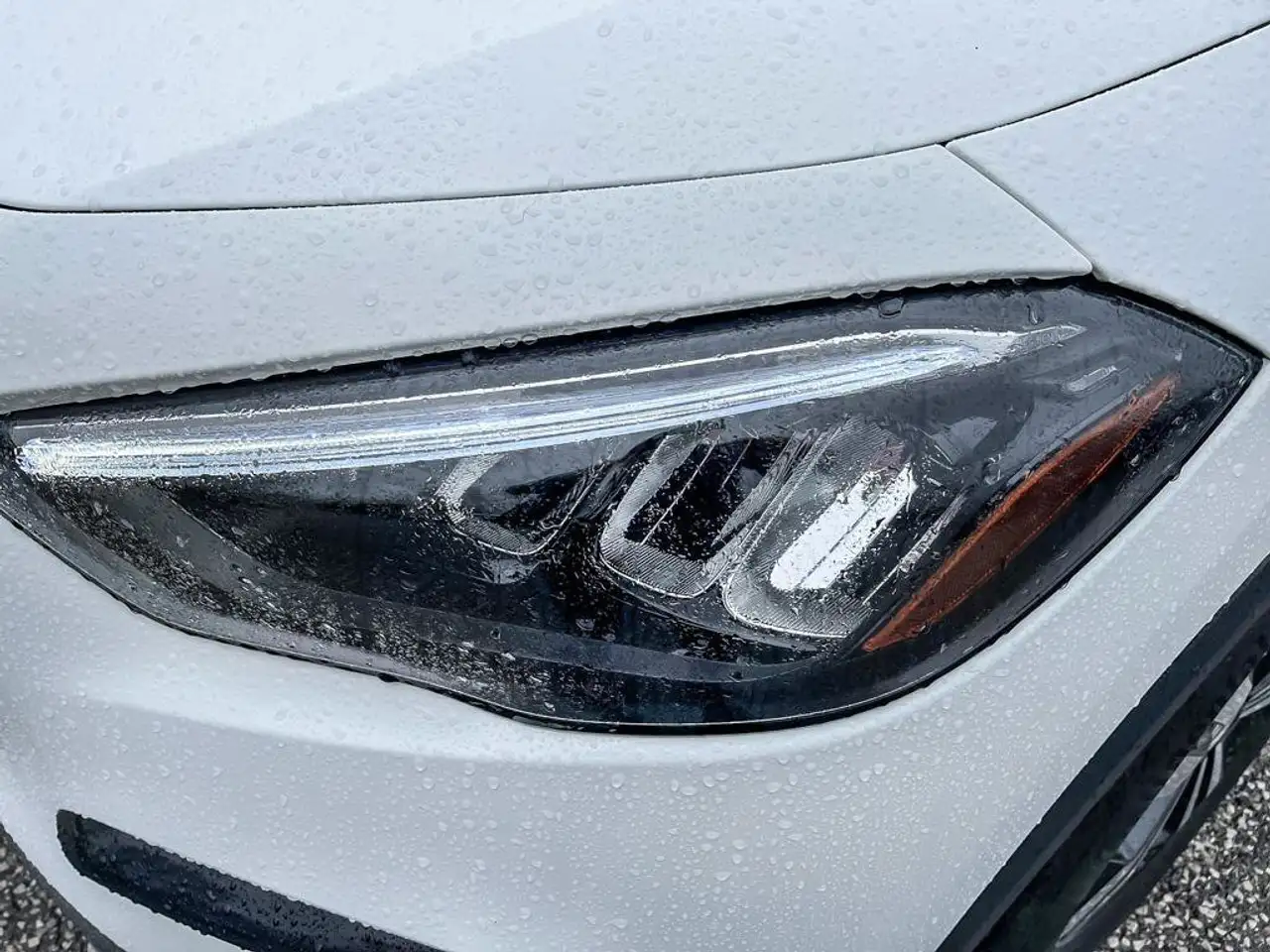 Mercedes-Benz GLA снимка Mercedes-Benz GLA