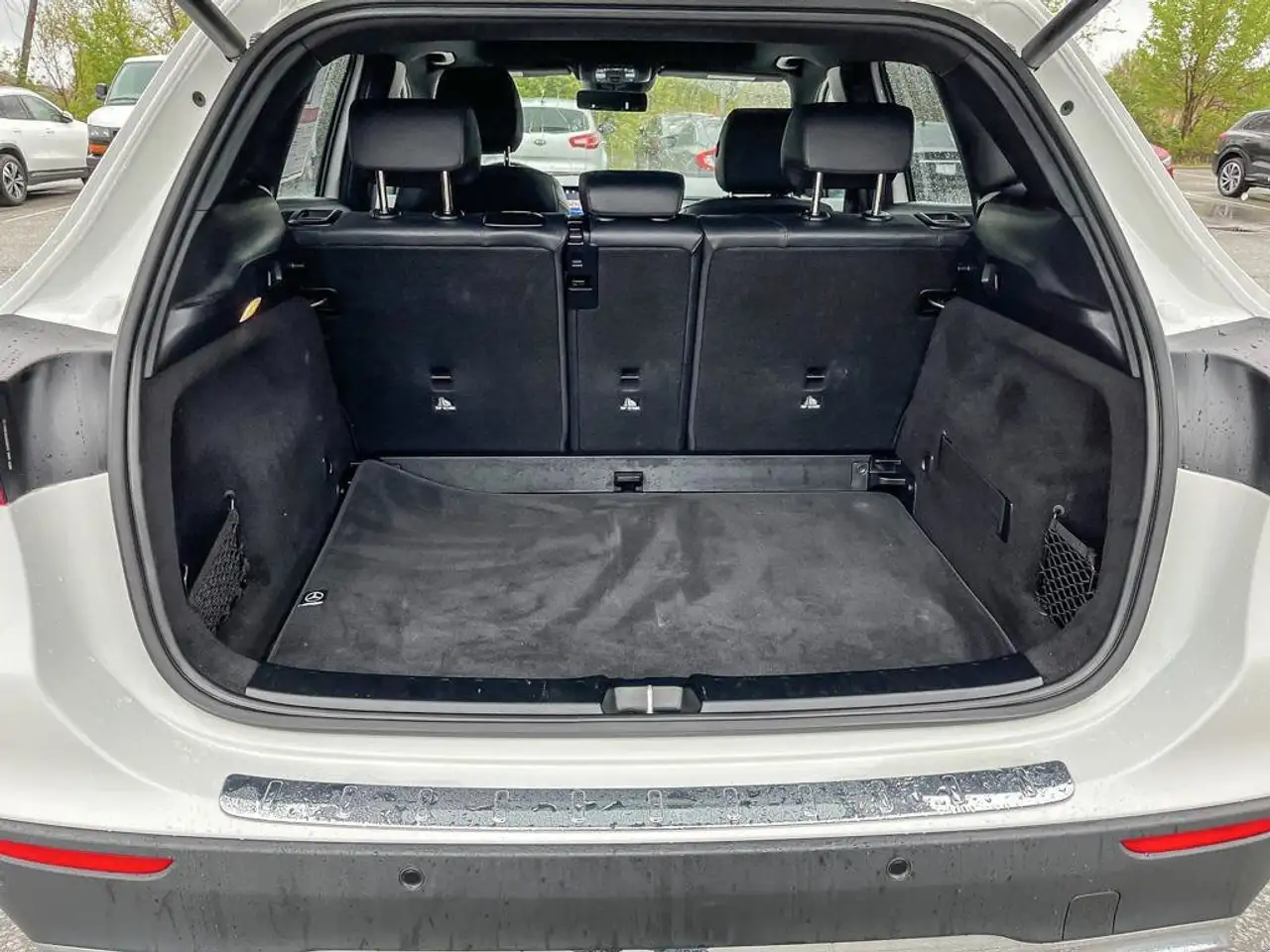 Mercedes-Benz GLA снимка Mercedes-Benz GLA