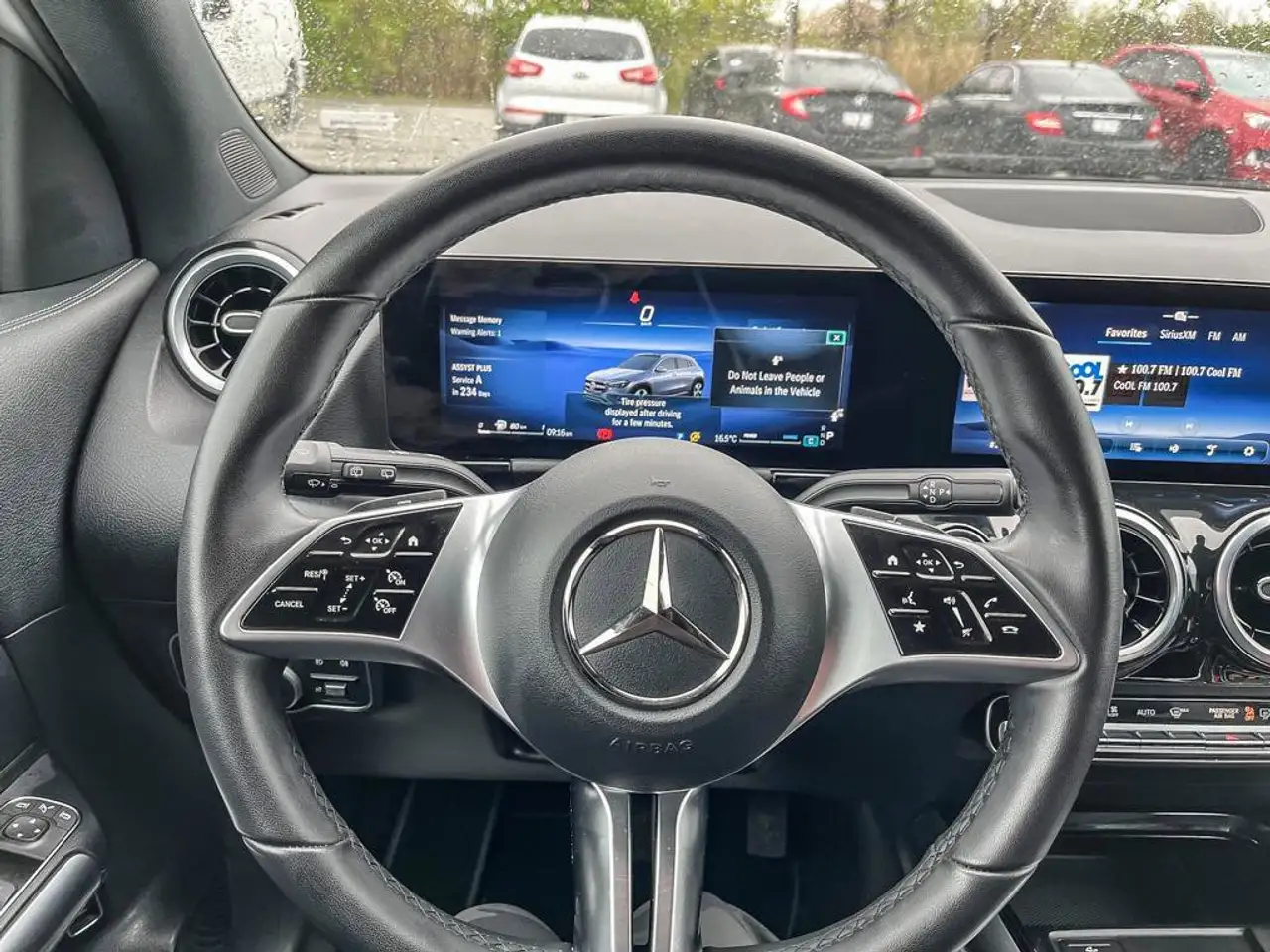 Mercedes-Benz GLA снимка Mercedes-Benz GLA