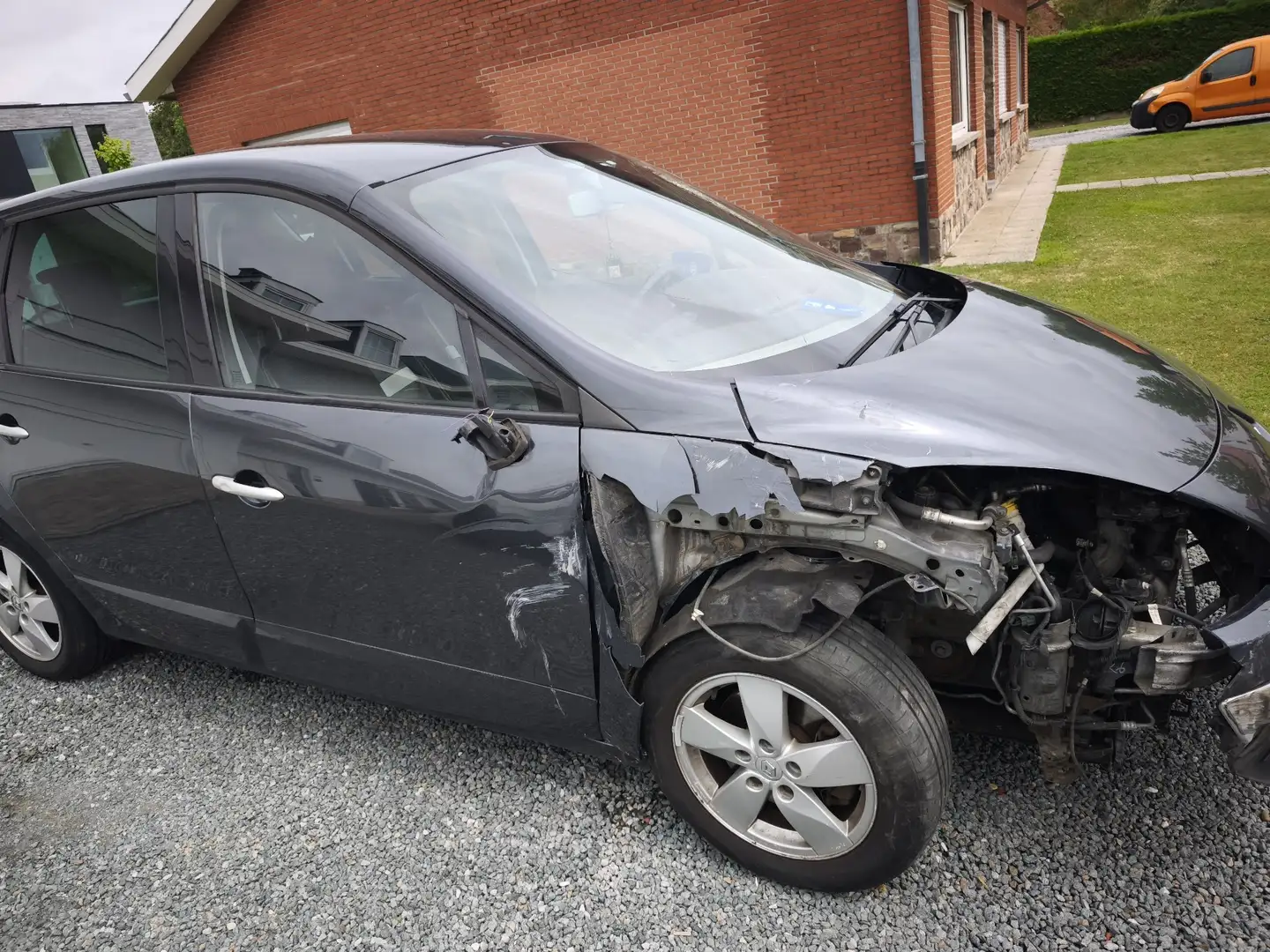 Renault Scenic III dCi 110 accidentée !!!;;; - 1