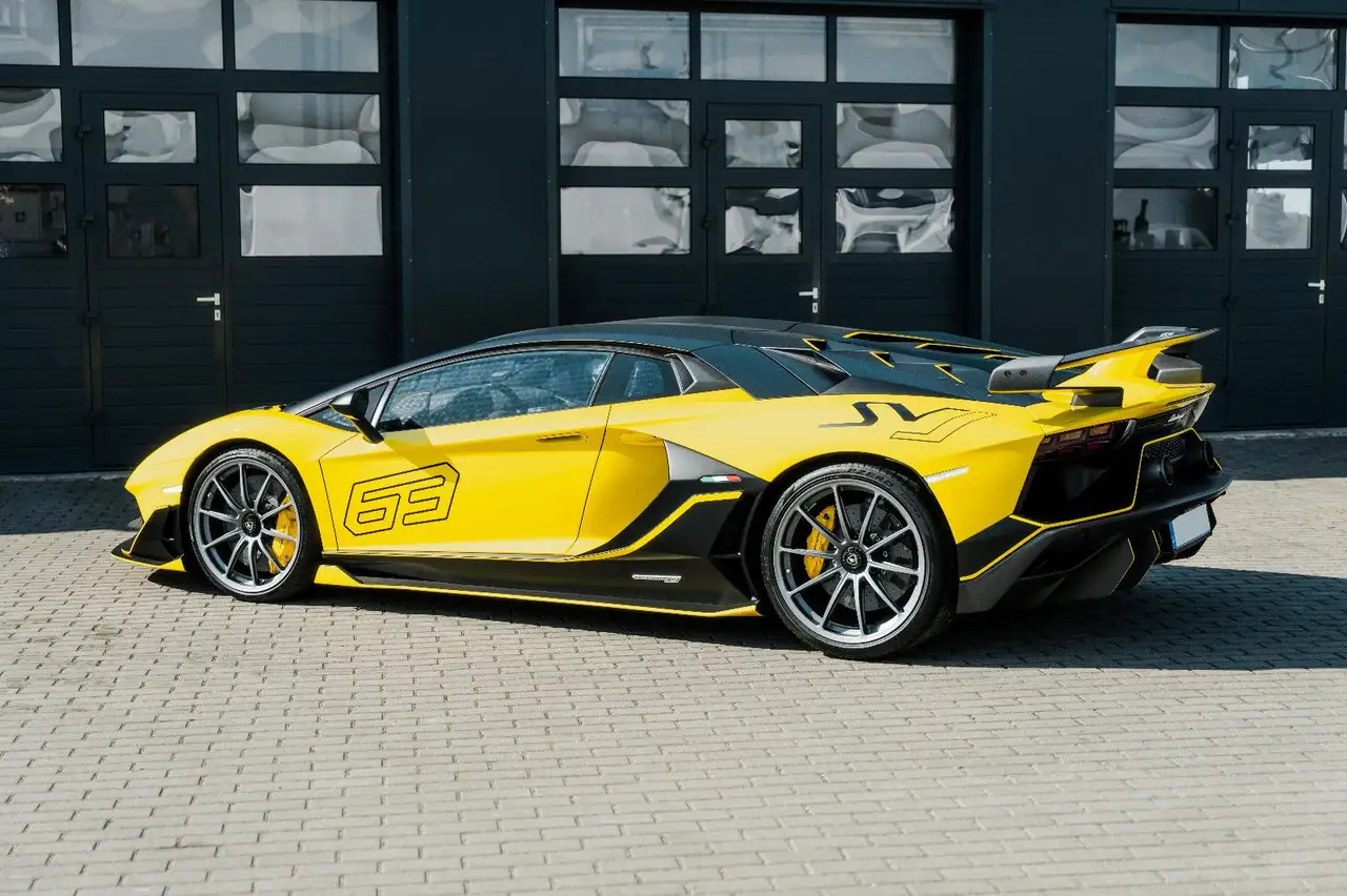 Lamborghini Aventador
