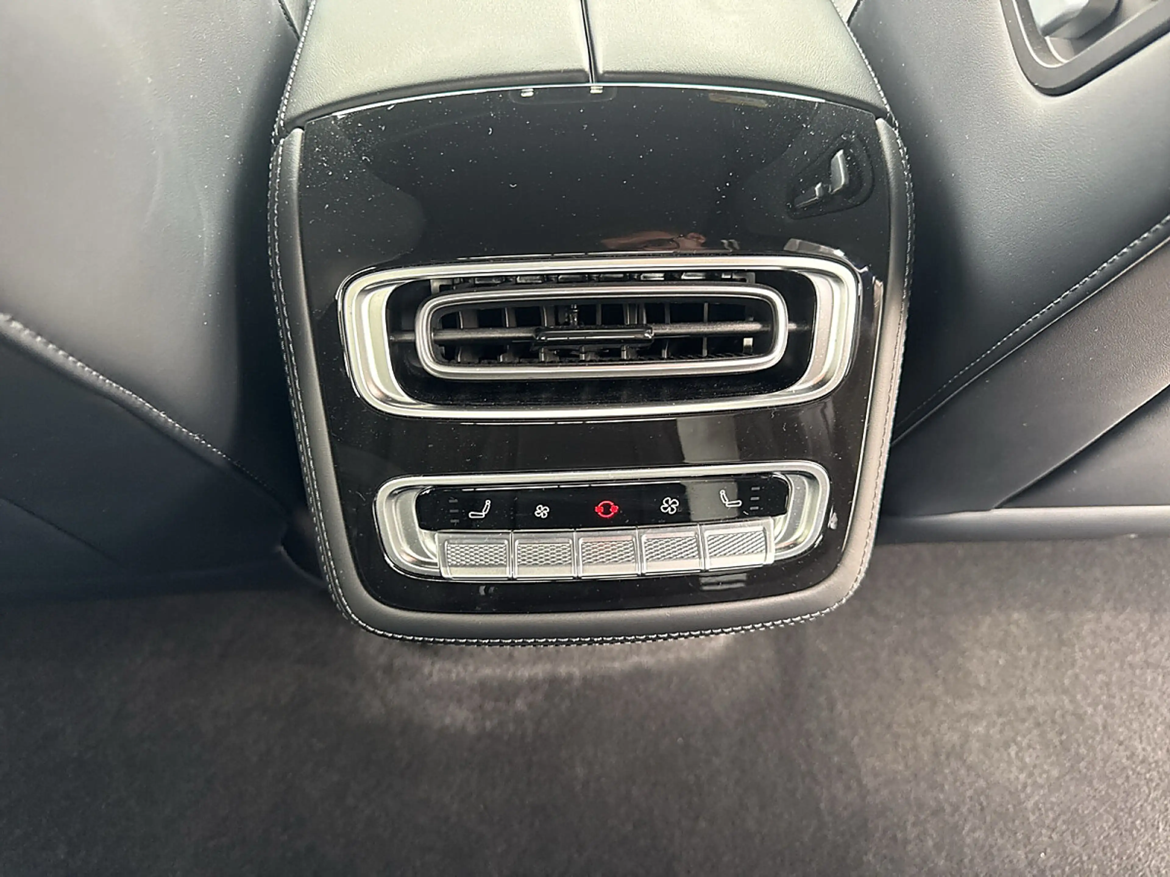 Omoda 9 Premium Plug-In HYBRID SHS ALLRAD — photo 13