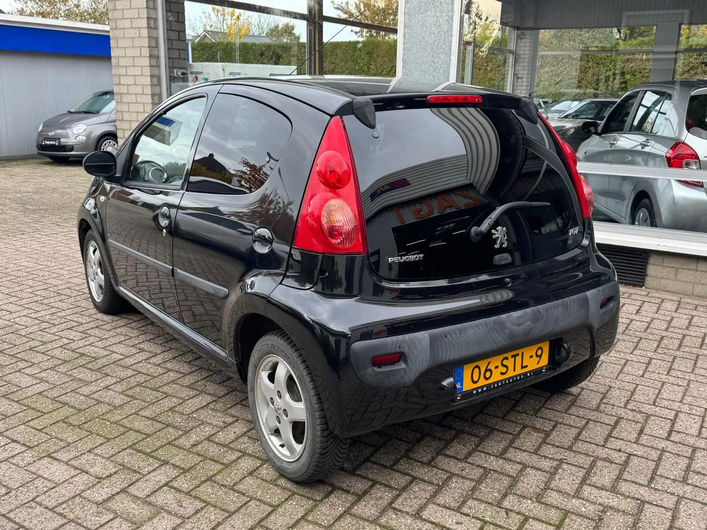 Peugeot 107 1.0-12V Black & Silver Zwart - 2