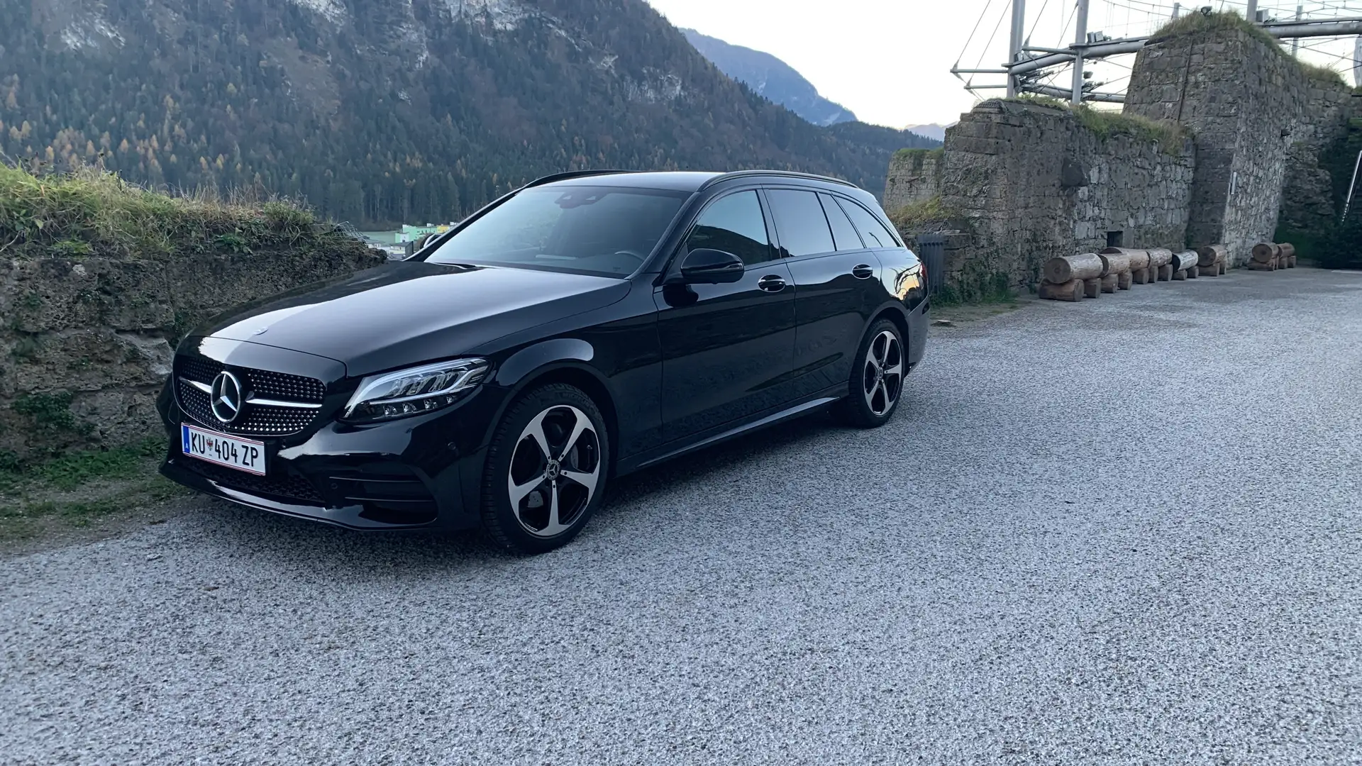 Mercedes-Benz C 200 T 4MATIC AMG Line Aut. Schwarz - 1
