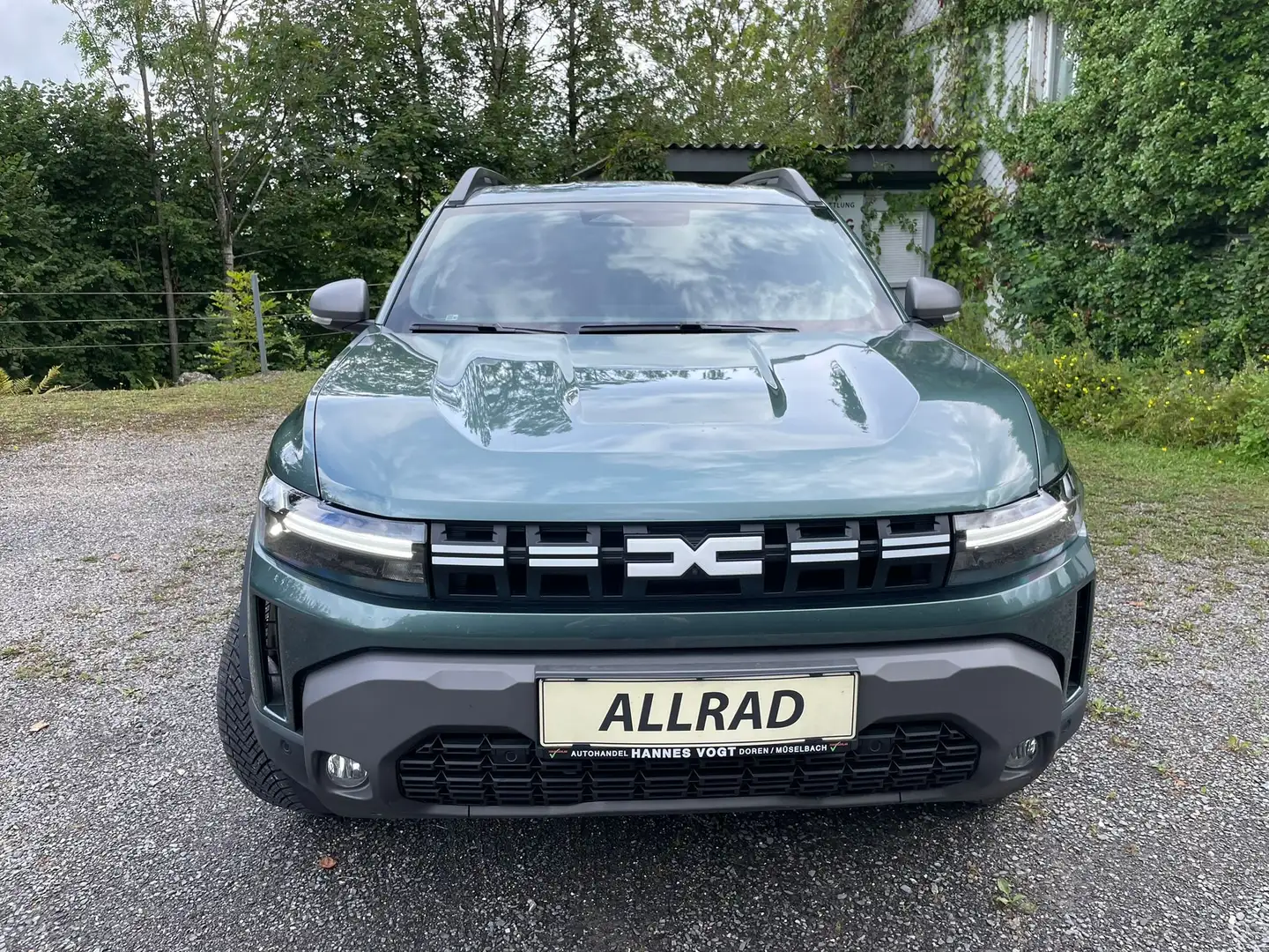 Dacia Duster TCe 130 Journey 4x4 NEU mit AHK !!! Grün - 2