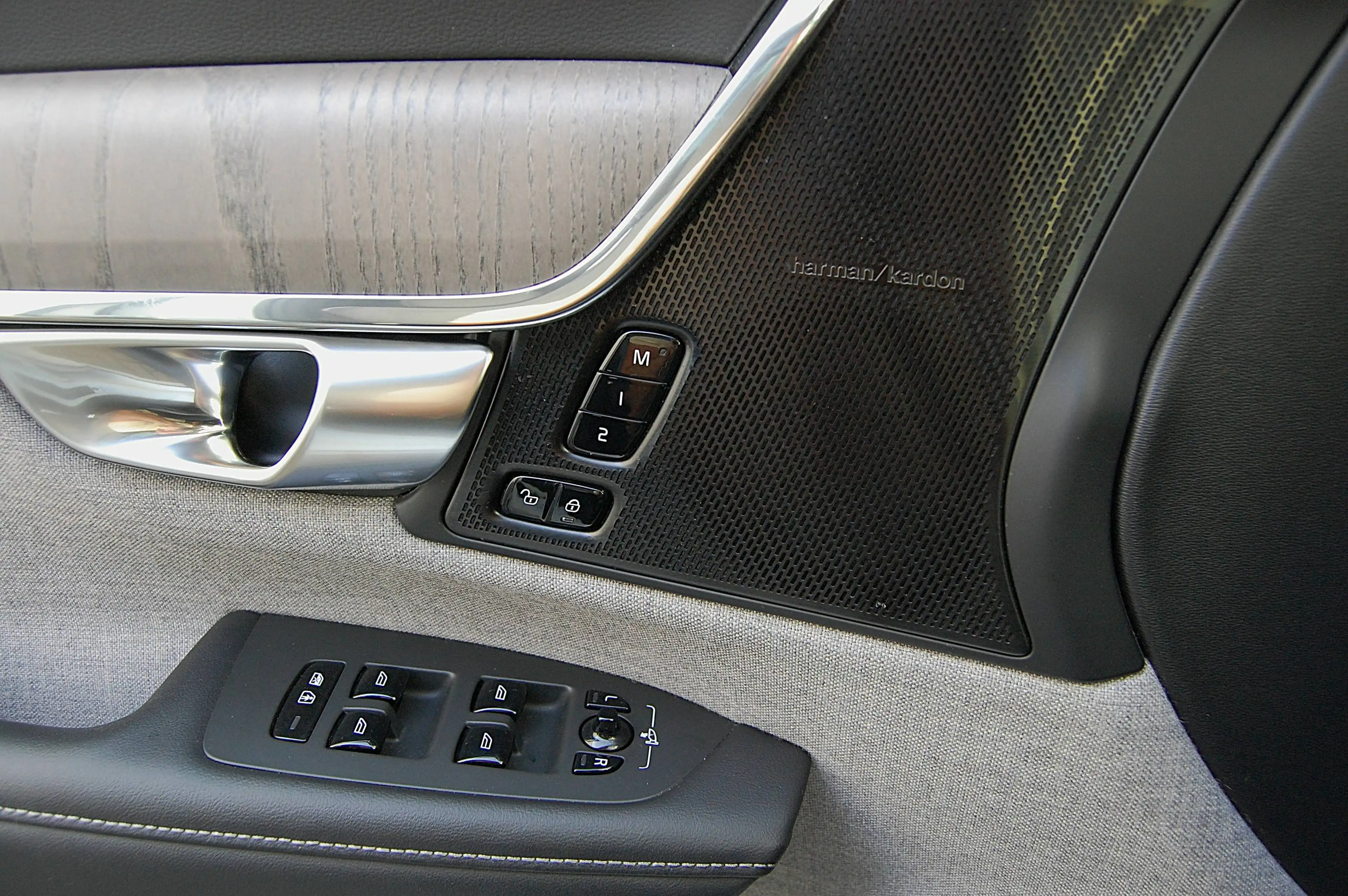 Volvo V90 V90 T8 Ultimate Bright AWD -Tailored Wool Sitze- — photo 14