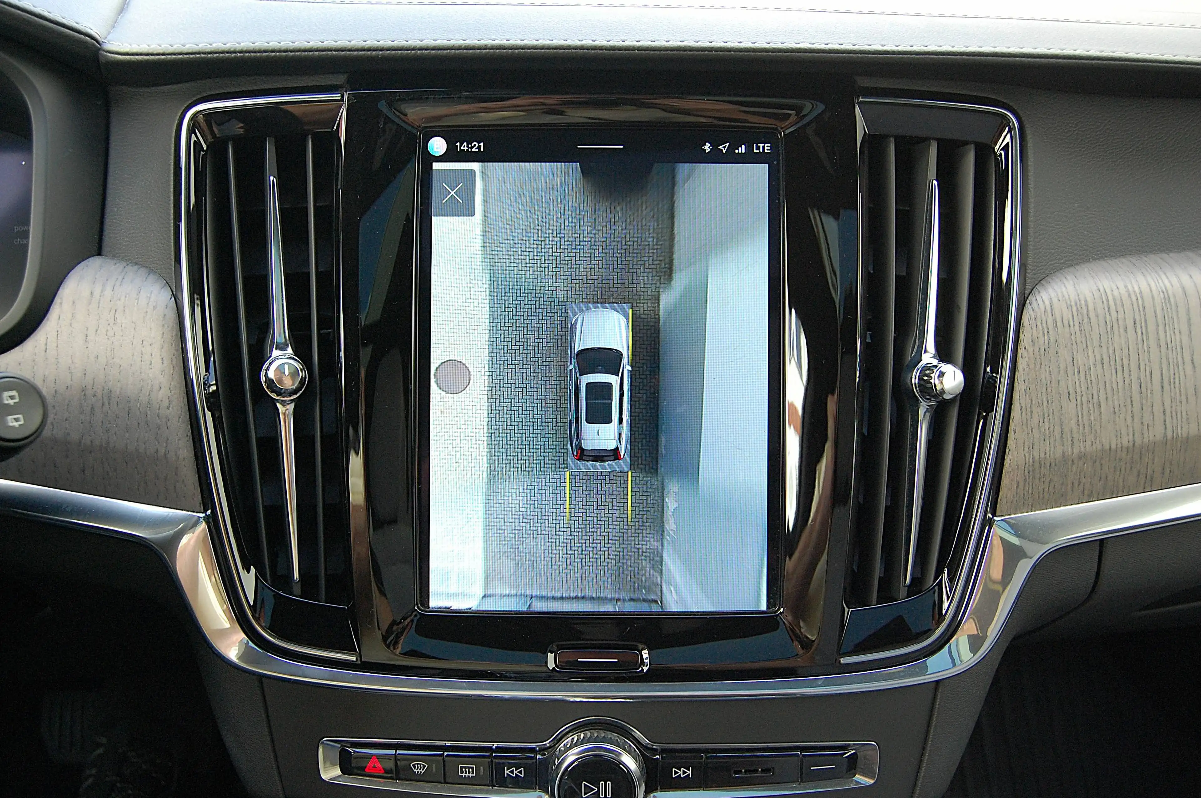Volvo V90 V90 T8 Ultimate Bright AWD -Tailored Wool Sitze- — photo 15