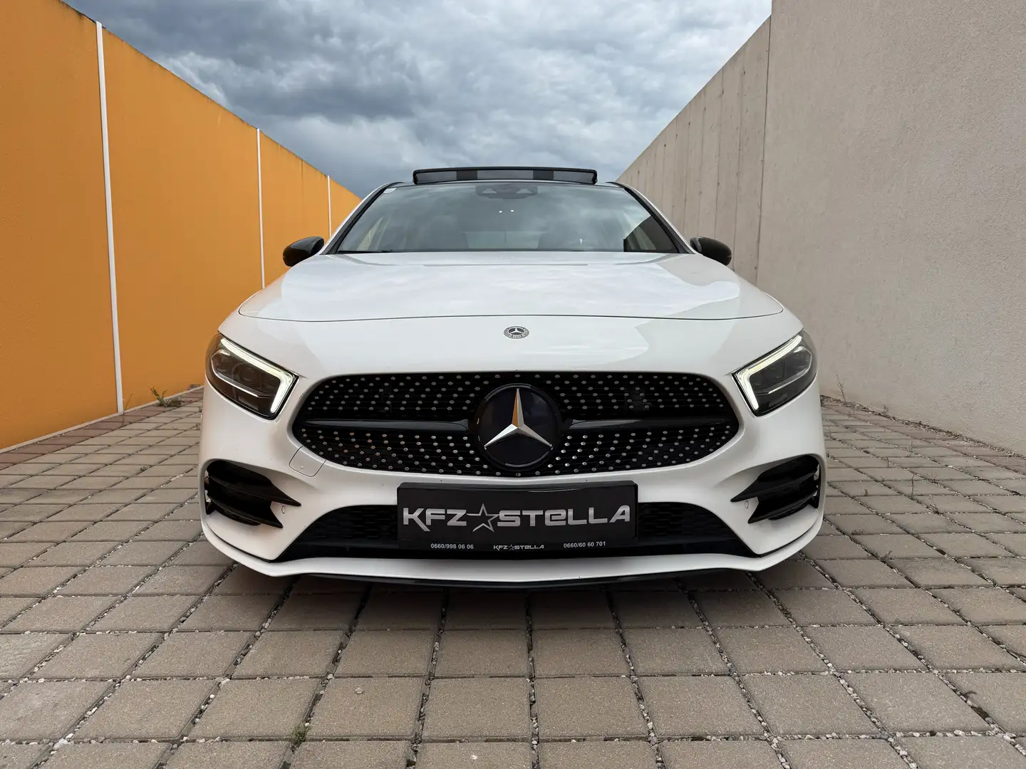 Mercedes-Benz A 250 AMG Line / Pano / Ambiente / Multibeam LED / Night Blanco - 2