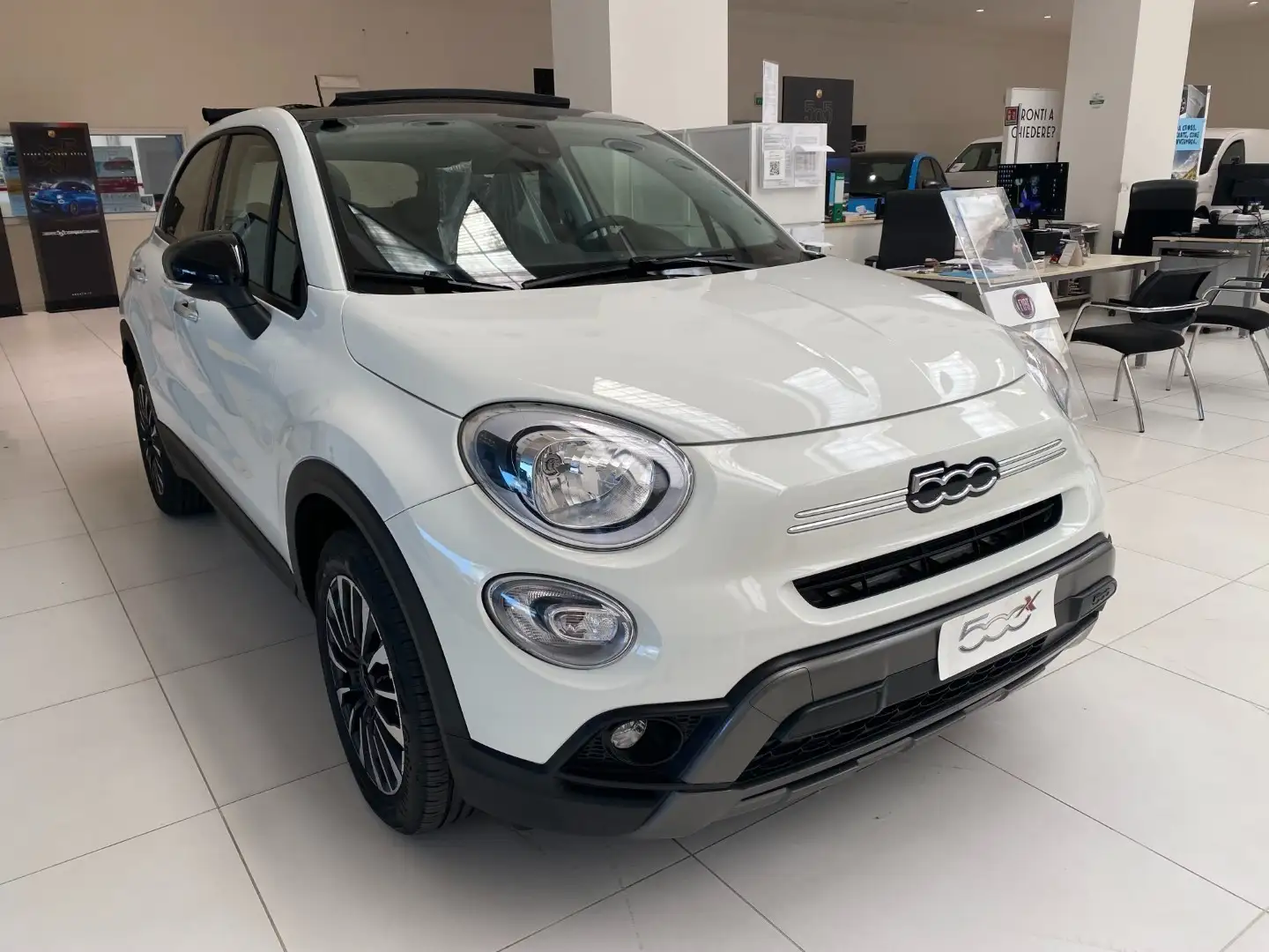 Fiat 500X 1.5 T4 Hybrid 130 CV DCT Dolcevita KM ZERO FIAT IT Weiß - 2