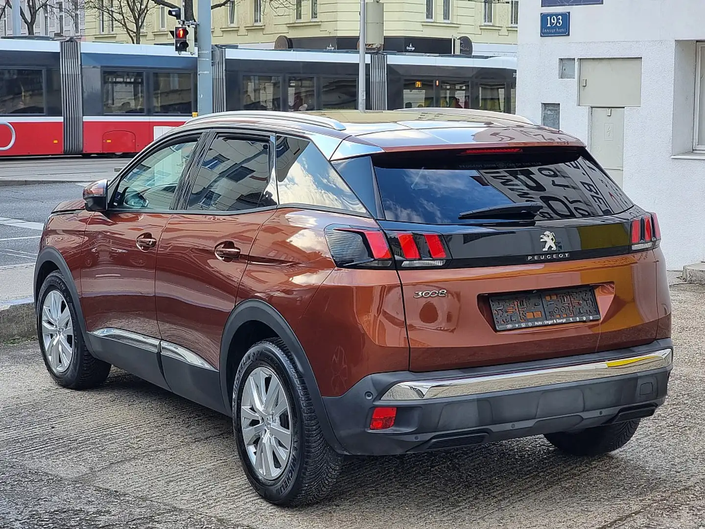 Peugeot 3008 1,2 PureTech 130 S&S EAT6 Allure Braun - 2