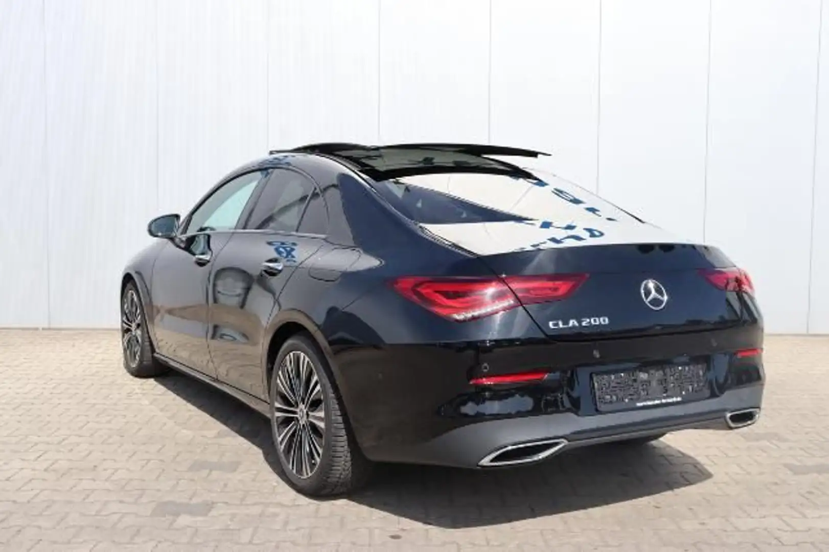 Mercedes-Benz CLA 200 Progressive*Panorama*Memory*Ambiente* Schwarz - 2