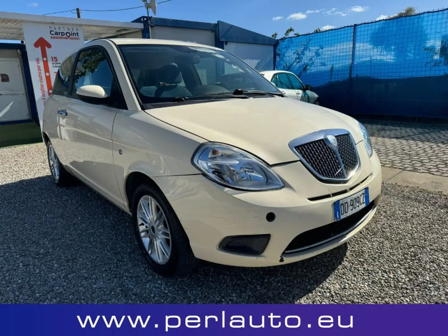 Lancia Ypsilon 1.2 16V Argento Beige - 2