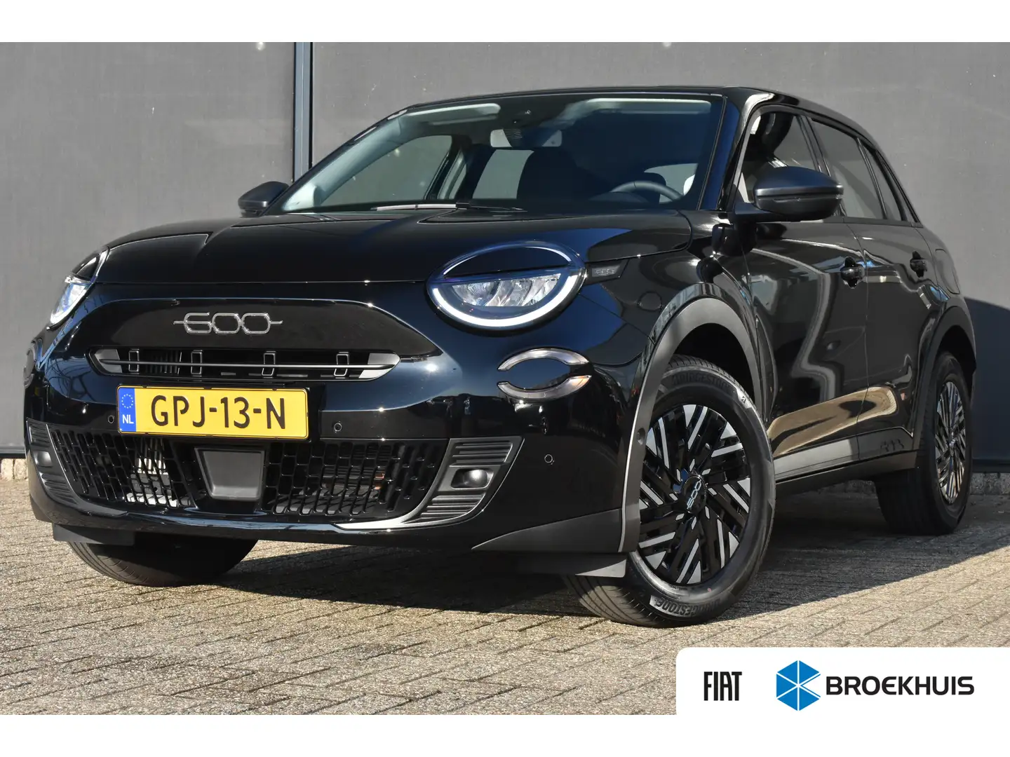 Fiat 600 1.2 Hybrid Urban 136pk Automaat | Navigatie by App Schwarz - 1