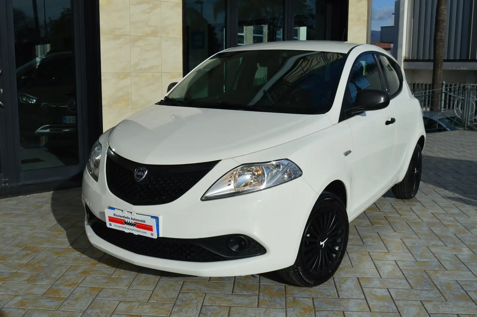 Lancia Ypsilon III 1.2 69Cv Elefantino Blu  - GPL/neopatentati Bianco - 1