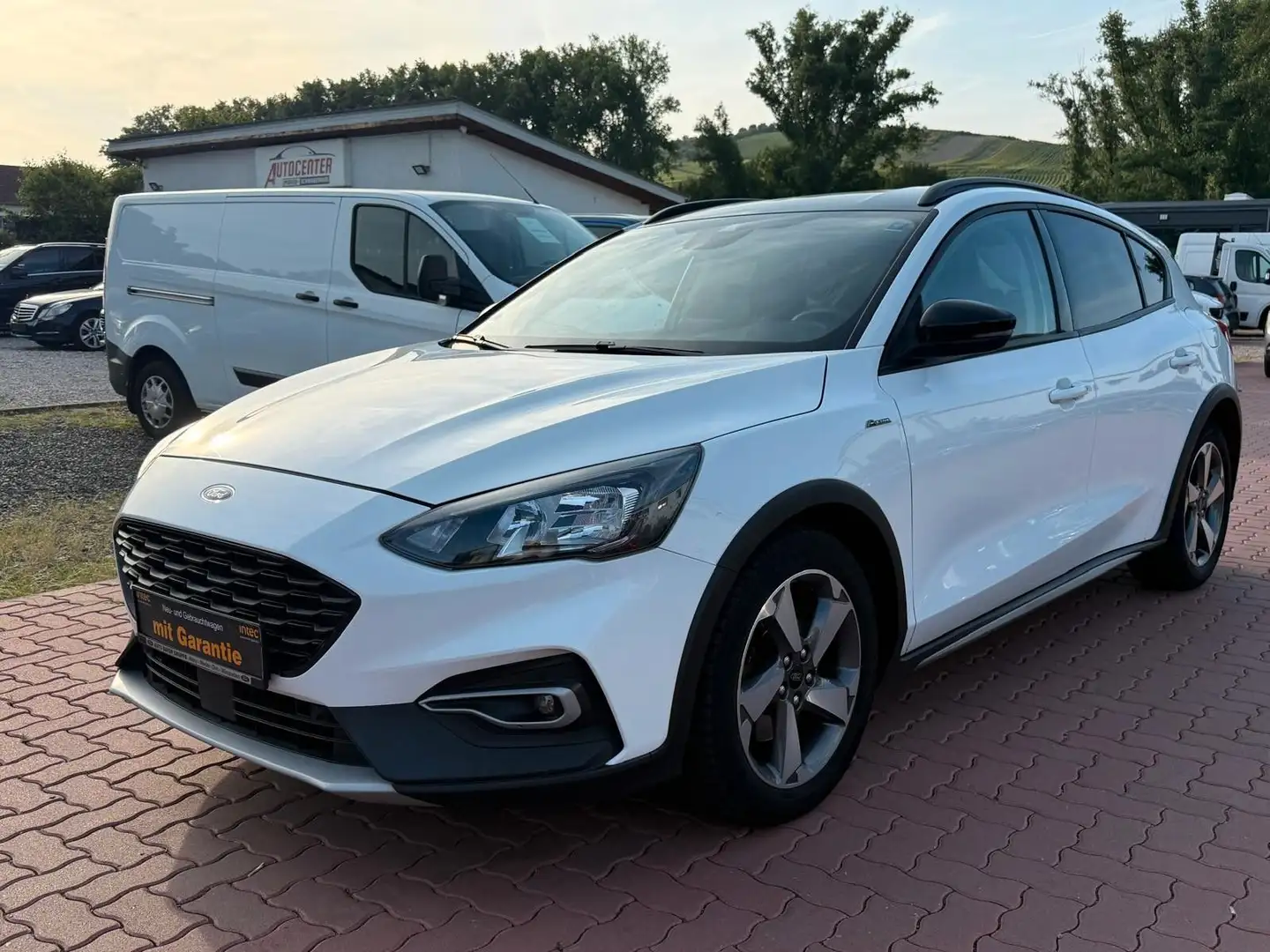 Ford Focus Active Automatik Start/Stop*SHZ*PDC*NAVI Weiß - 1