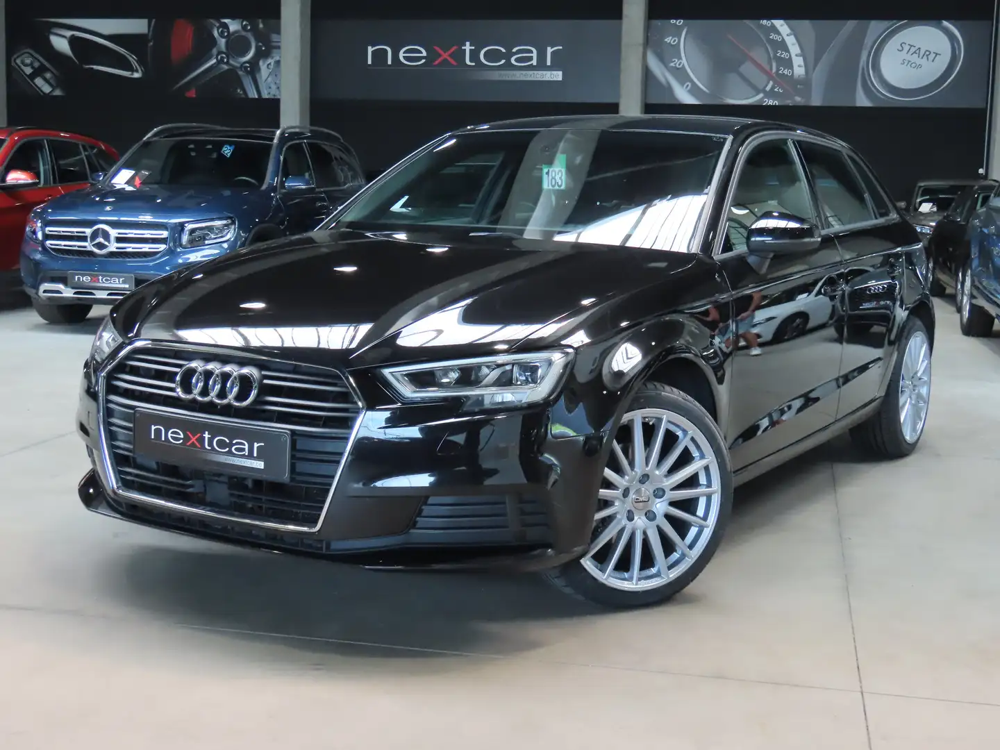 Audi A3 30TFSI Sportback *NAVI-FULL LED-CRUISE-PARKING AR* Noir - 1