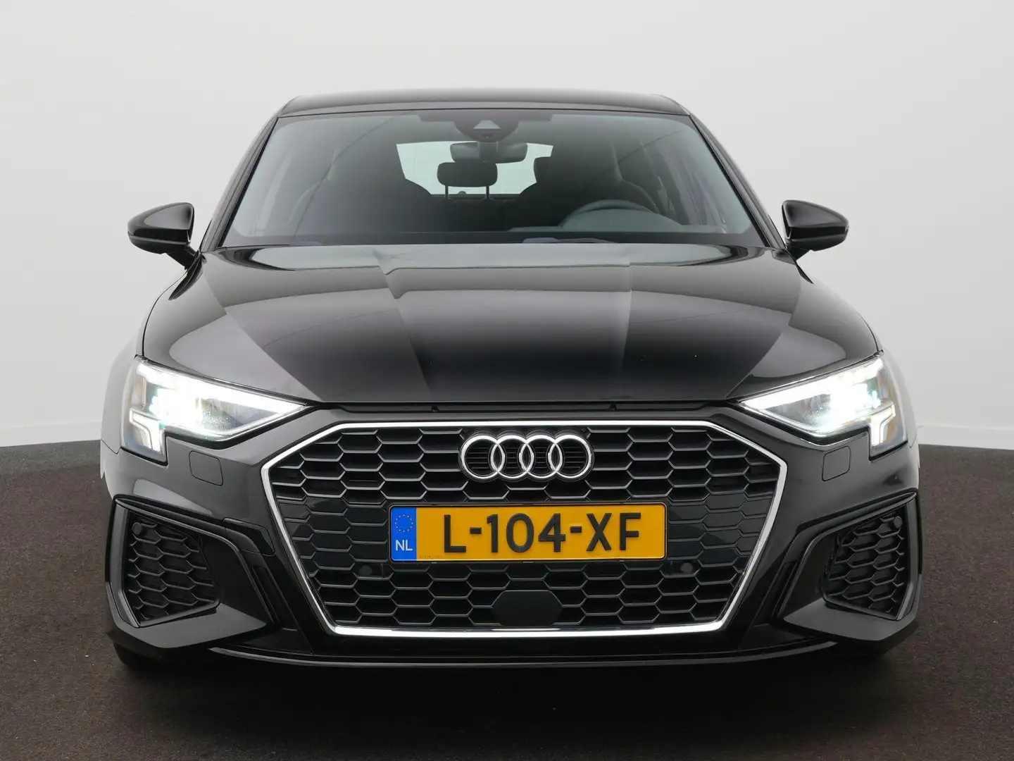Audi A3 Sportback 30 TFSI S edition S-Line | Virtual | Cli Zwart - 2
