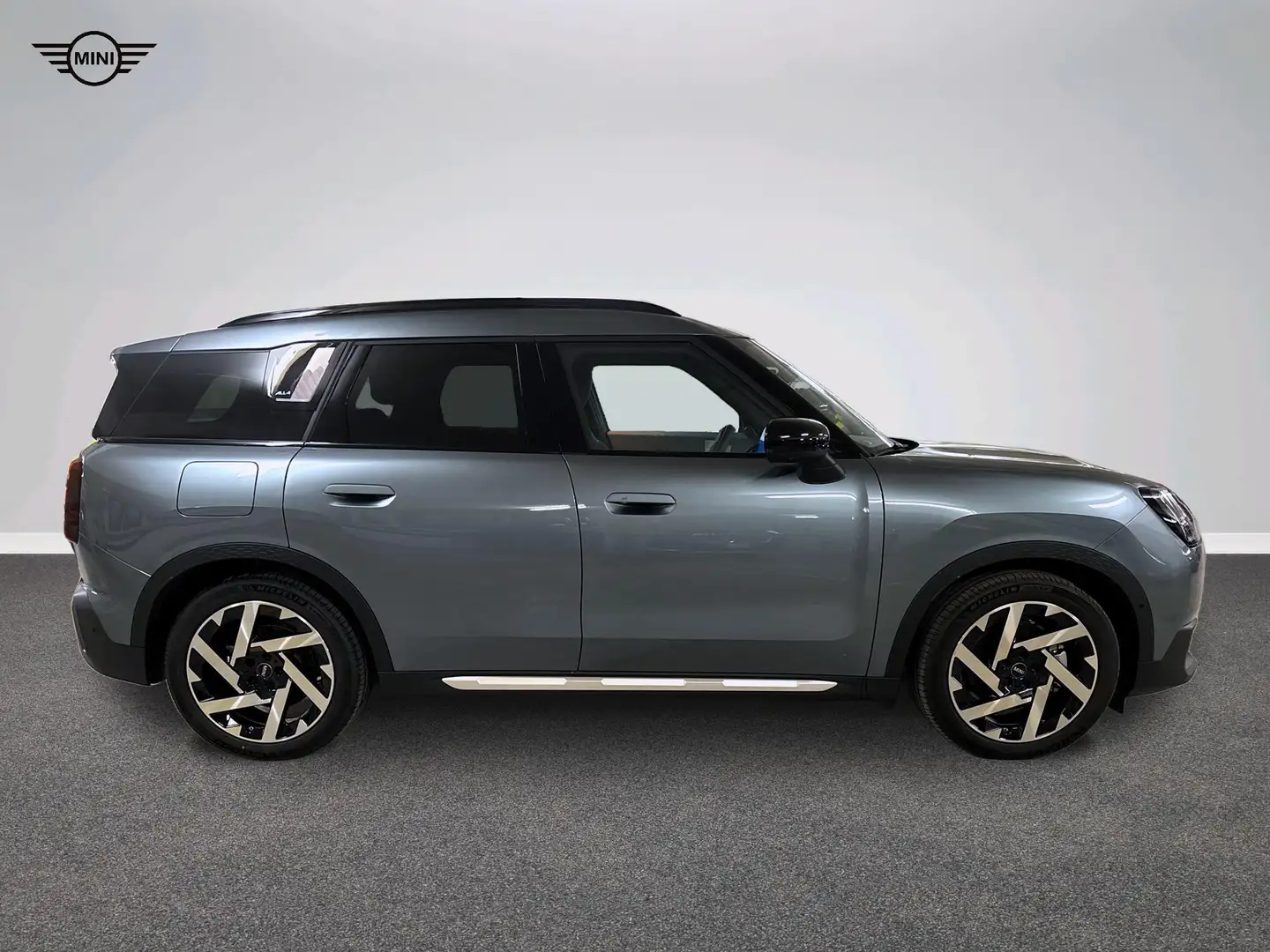 MINI Countryman SE All4 Favoured Vert - 2