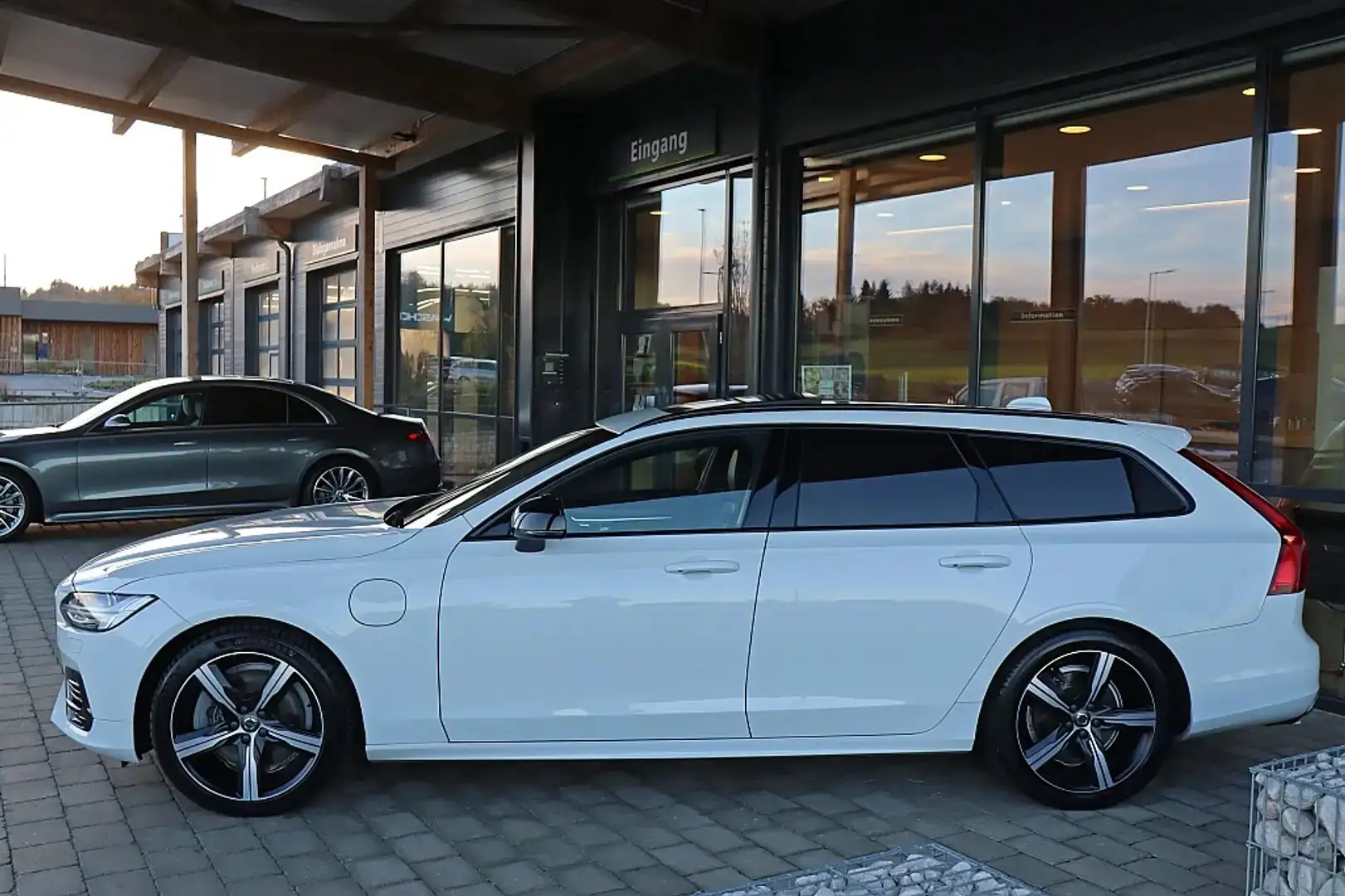 Volvo V90 T8 Twin Engine PHEV R-Design Weiß - 2