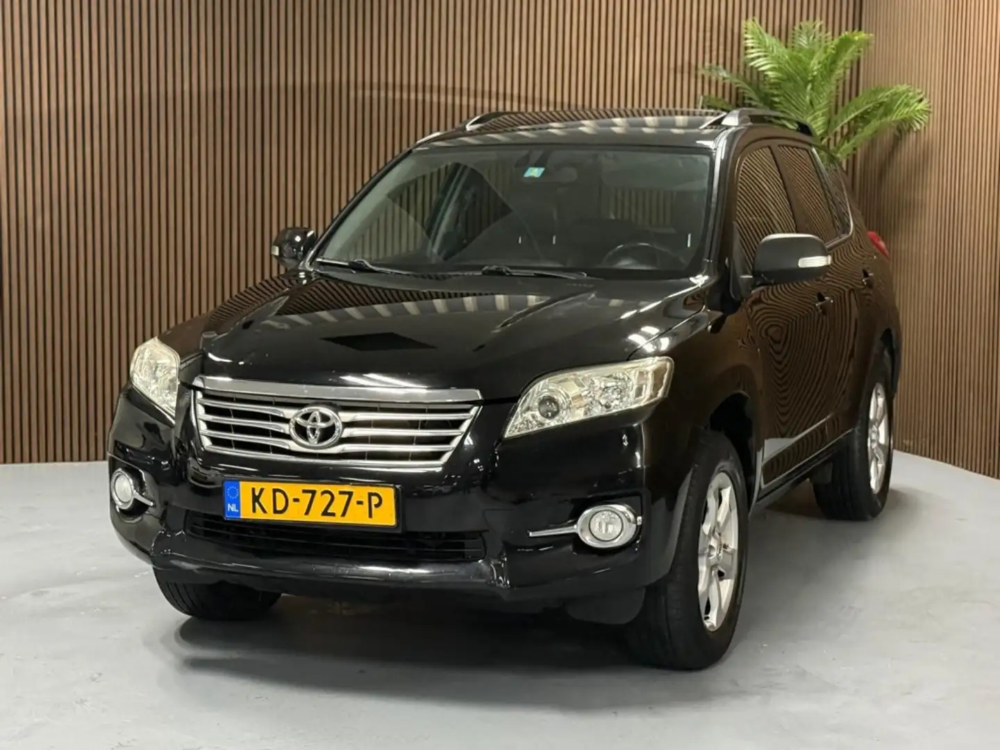 Toyota RAV 4 2.0 VVTi Exec. Bns Zwart - 2
