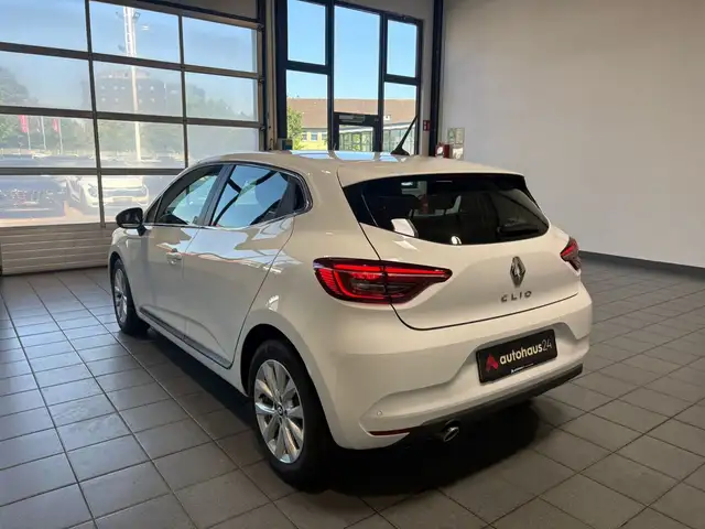 Renault Clio view 4