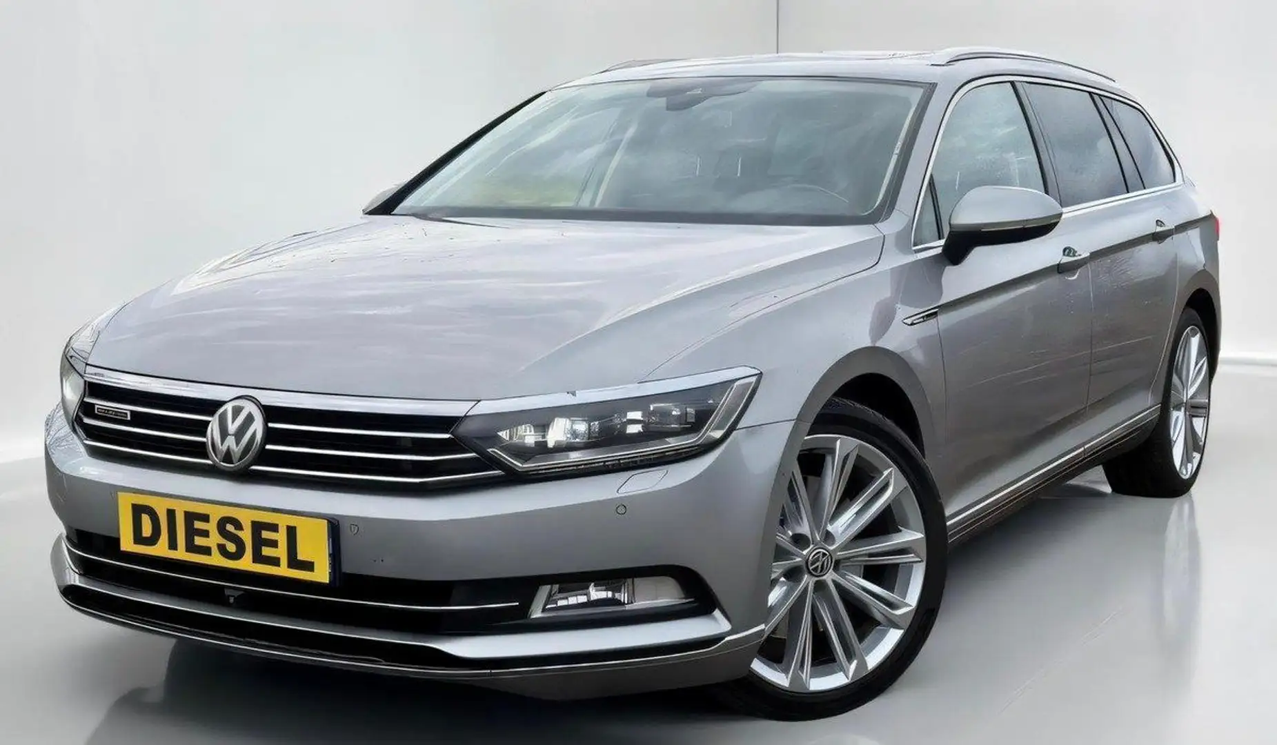 Volkswagen Passat Break SW 2.0 TDI 240 BiTurbo BlueMotion 4Motion Carat DSG7 Caméra 360 (14cv) 2015 Gris - 1