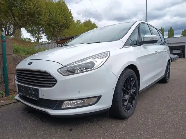 Ford Galaxy Titanium  Design-Paket