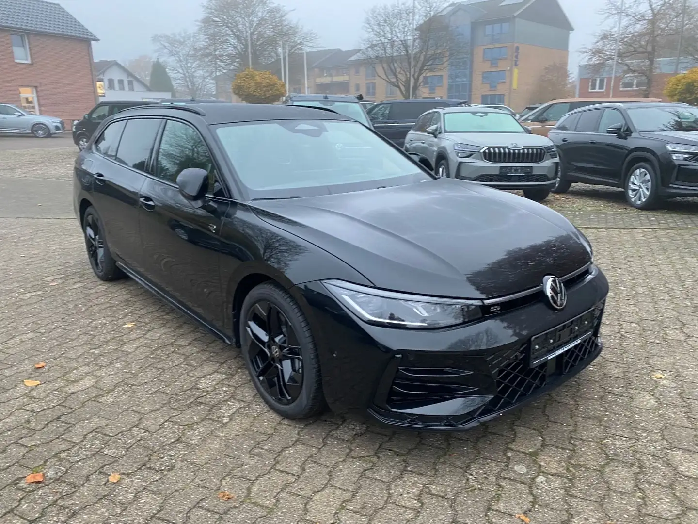 Volkswagen Passat Variant Passat 2.0TDI 4M Head Up R-Line Black Style AHK Noir - 1
