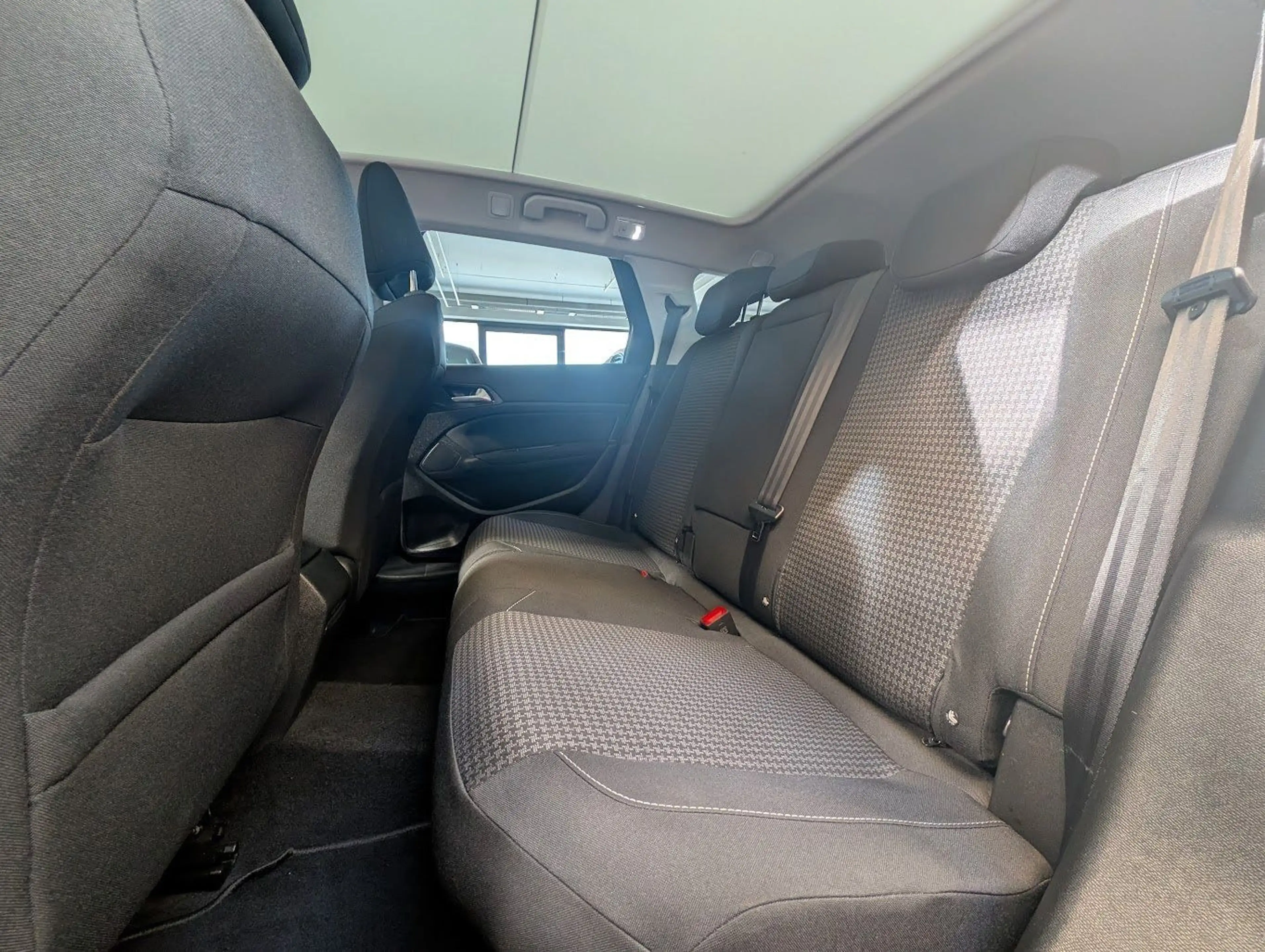 Peugeot 308 308 SW Active NAVI.Kamera.AHK.PDF — photo 12