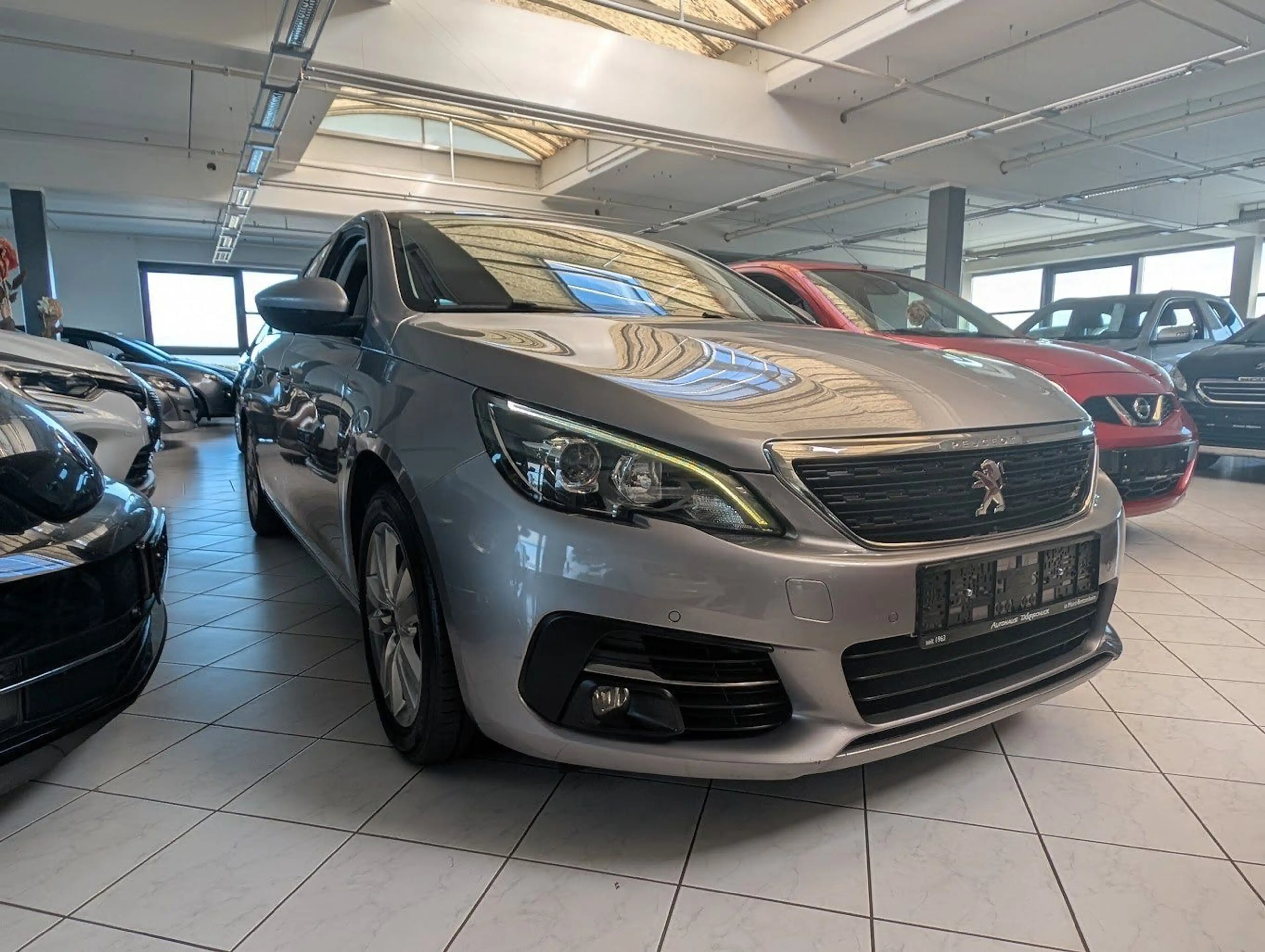 Peugeot 308 308 SW Active NAVI.Kamera.AHK.PDF — photo 4