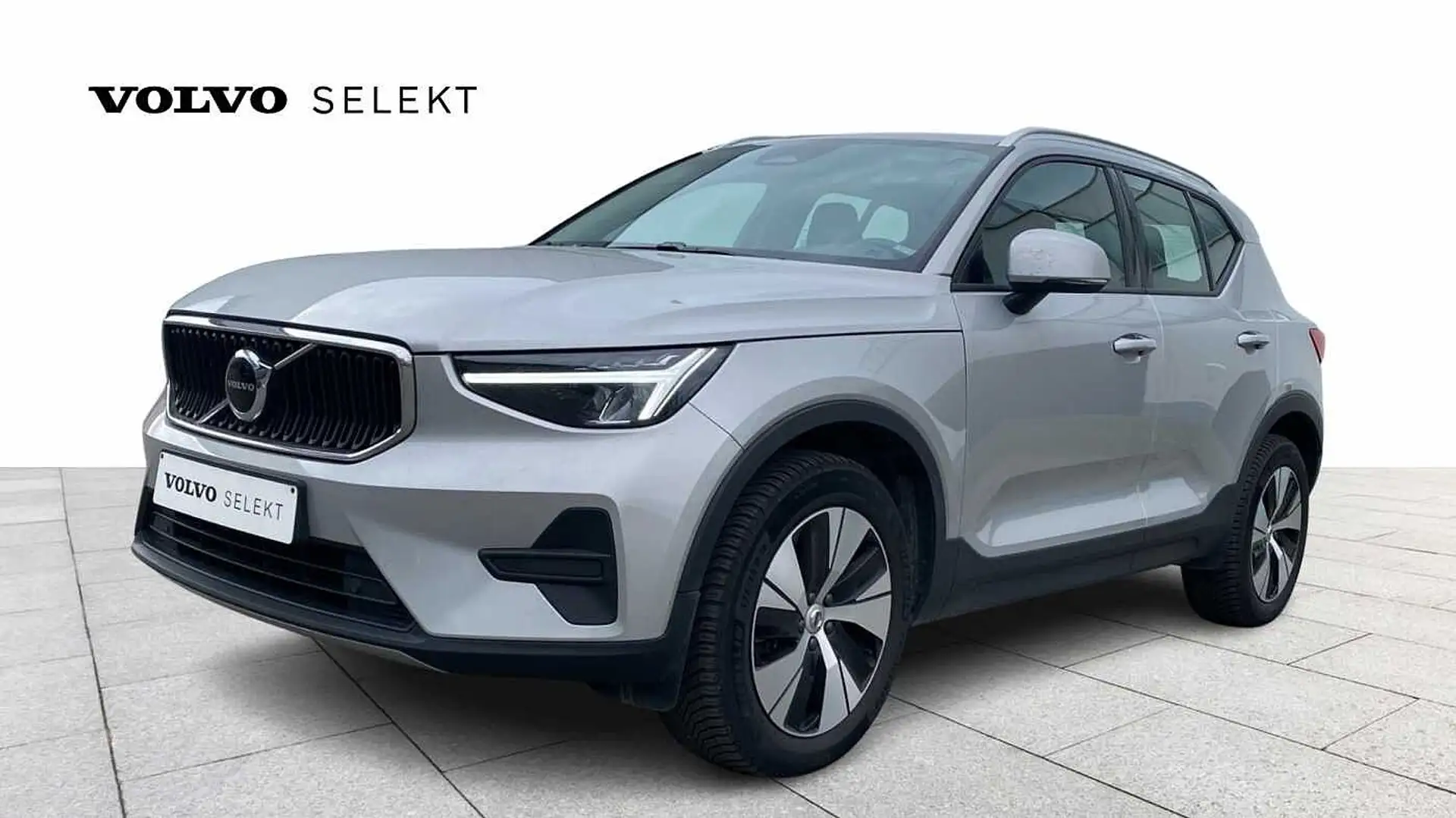 Volvo XC40 Core, B3 Mild hybrid, Benzine Argent - 1
