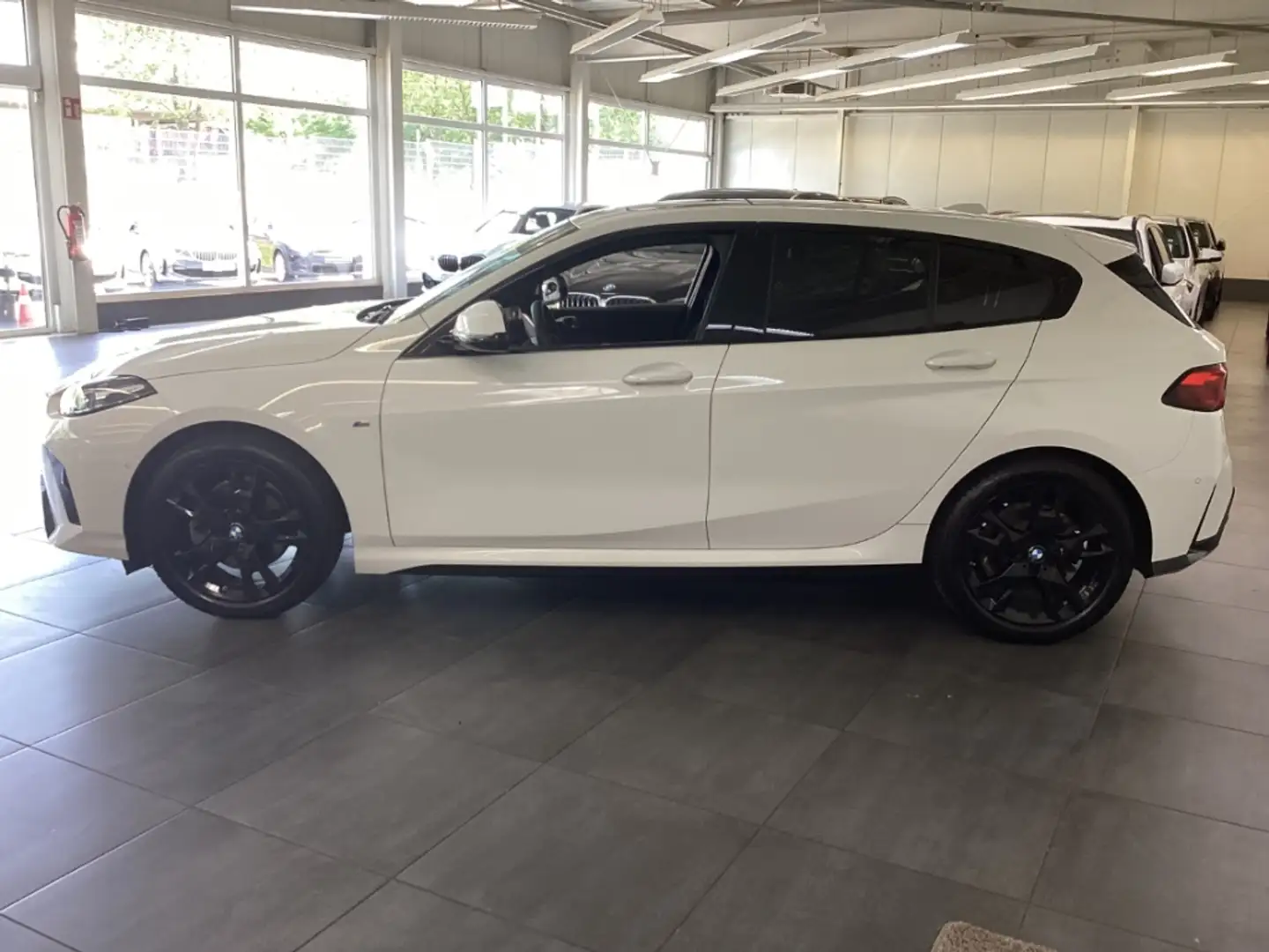 BMW 120 d F70 M Sport Panorama HUD H/K AHK PA+ DA+ Memory Weiß - 2