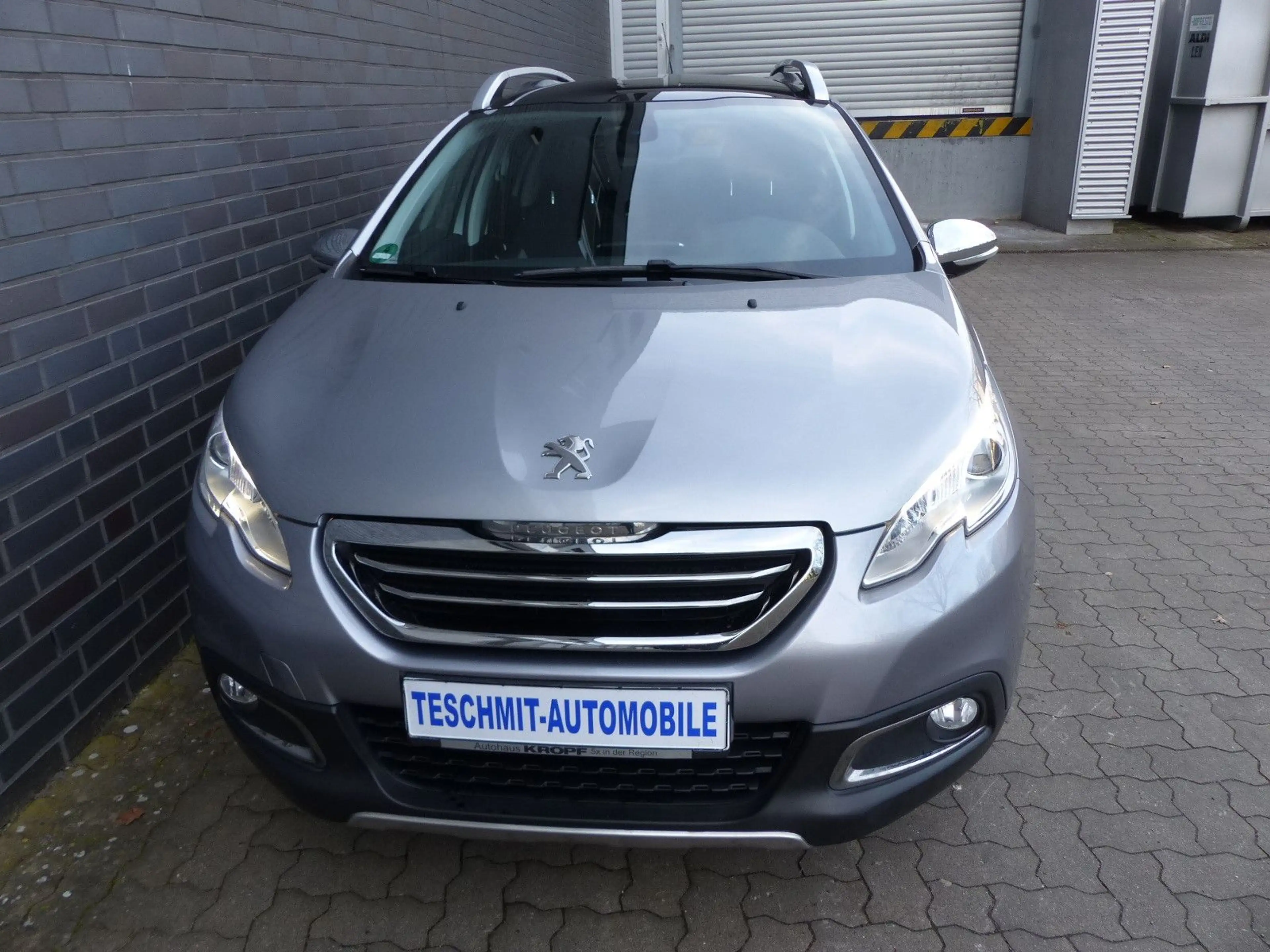Peugeot 2008 Allure Glasdach/Navi/Klimaautom/PDC — photo 15