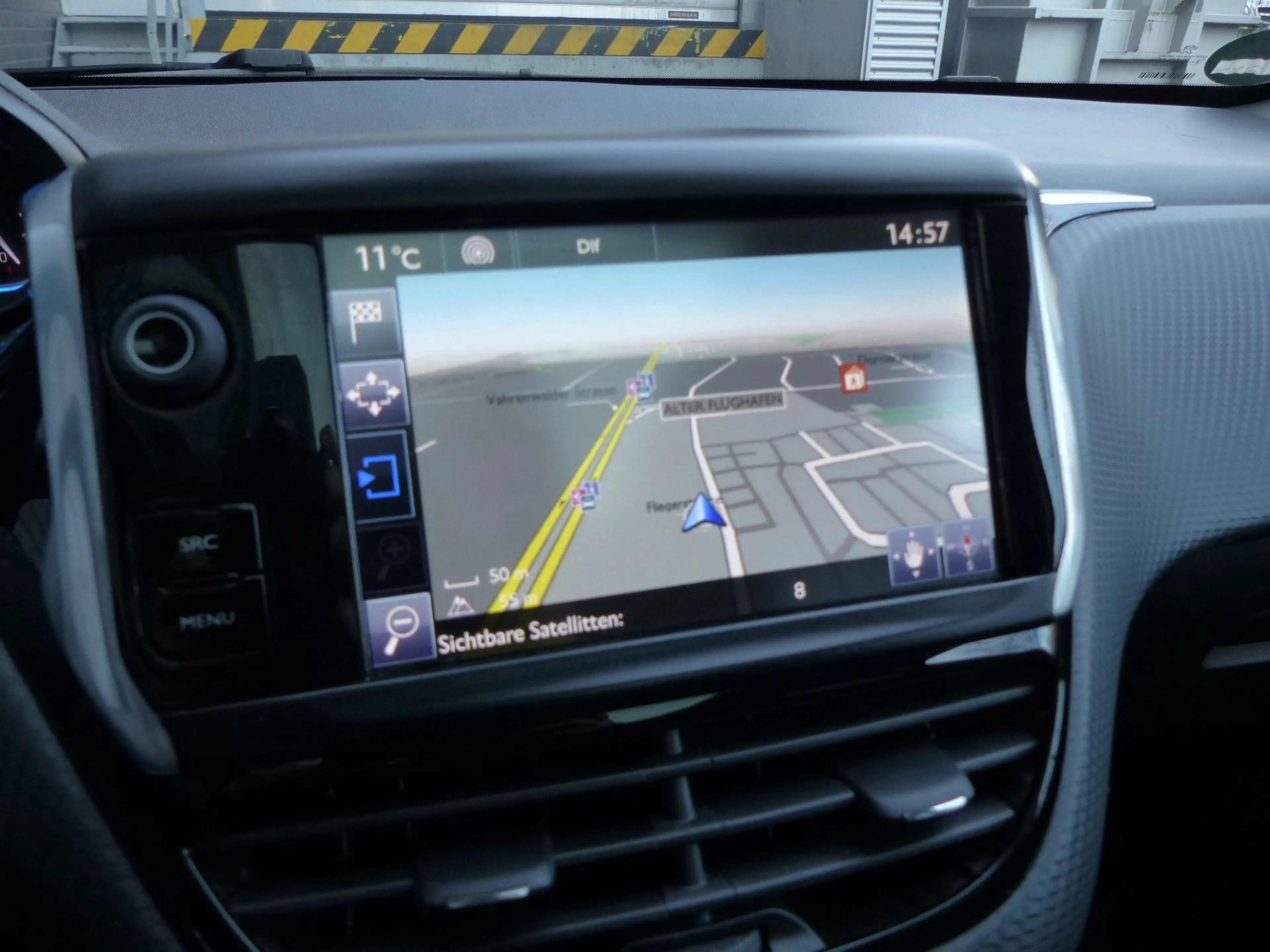 Peugeot 2008 Allure Glasdach/Navi/Klimaautom/PDC — photo 10