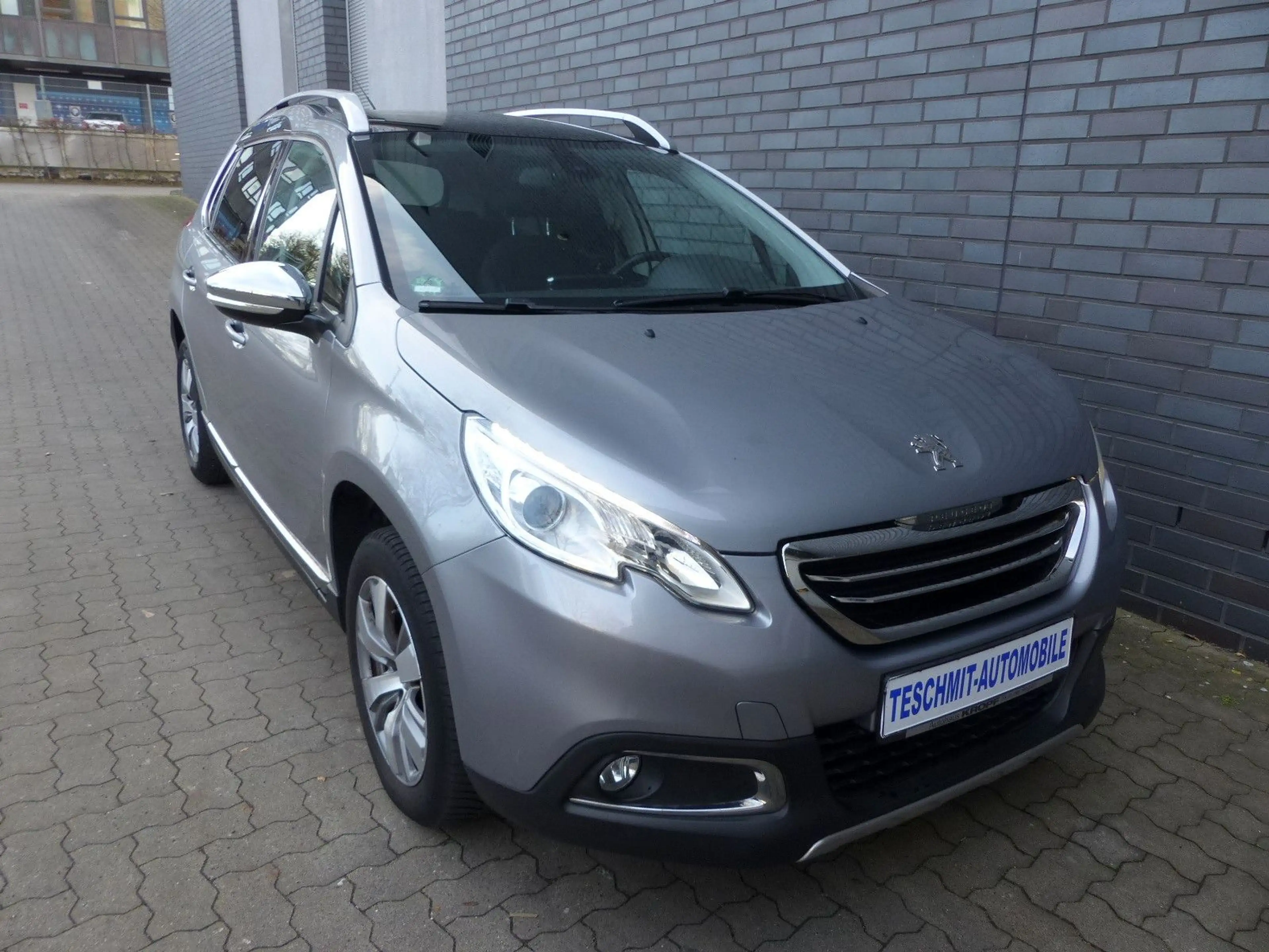 Peugeot 2008 Allure Glasdach/Navi/Klimaautom/PDC — photo 8