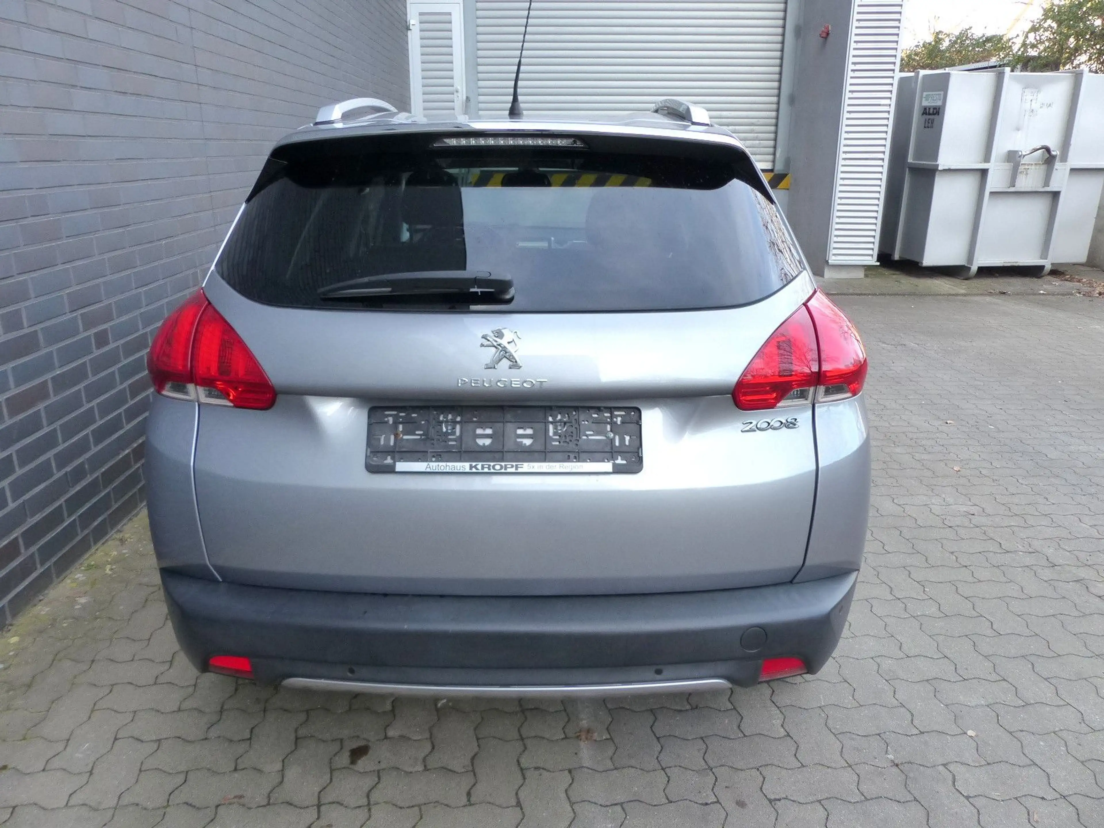 Peugeot 2008 Allure Glasdach/Navi/Klimaautom/PDC — photo 13