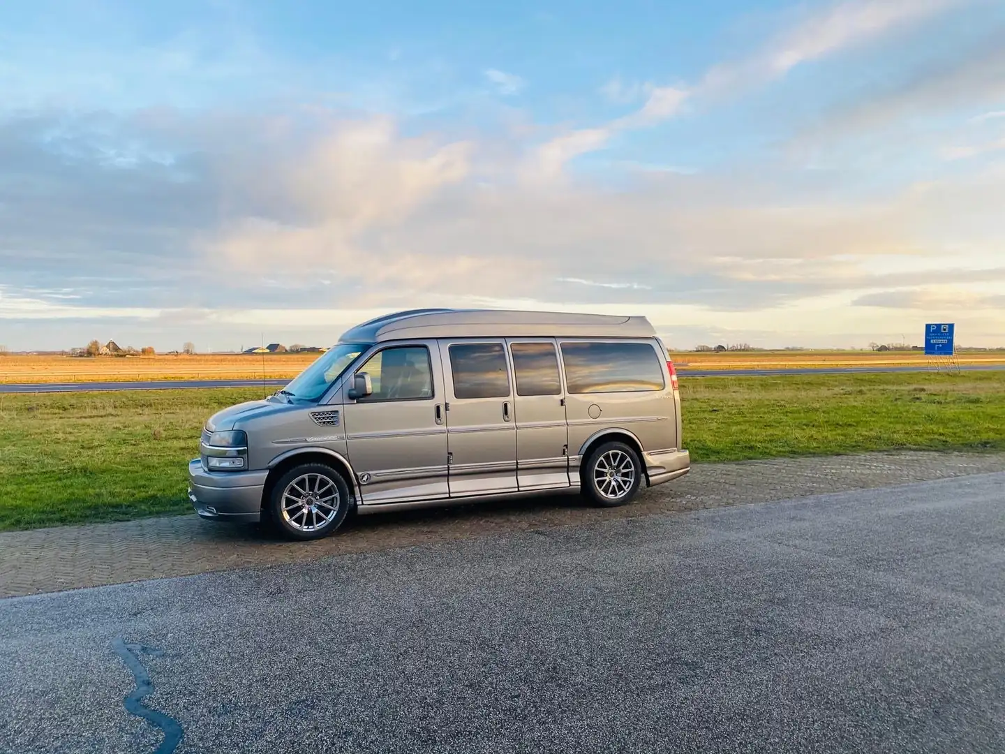 Chevrolet Express - 2