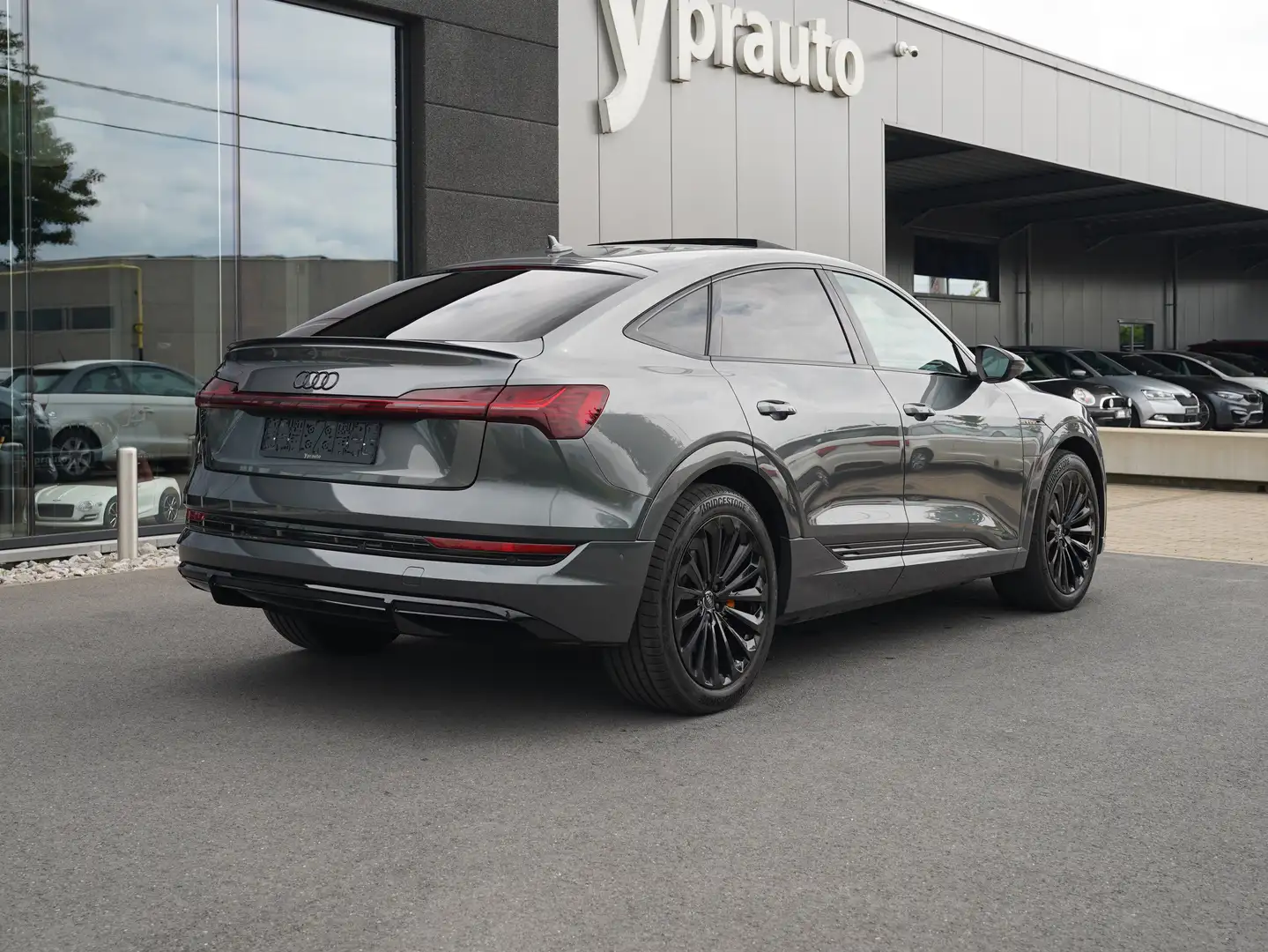 Audi e-tron e-tron Sportback 55 quattro S line Сірий - 2