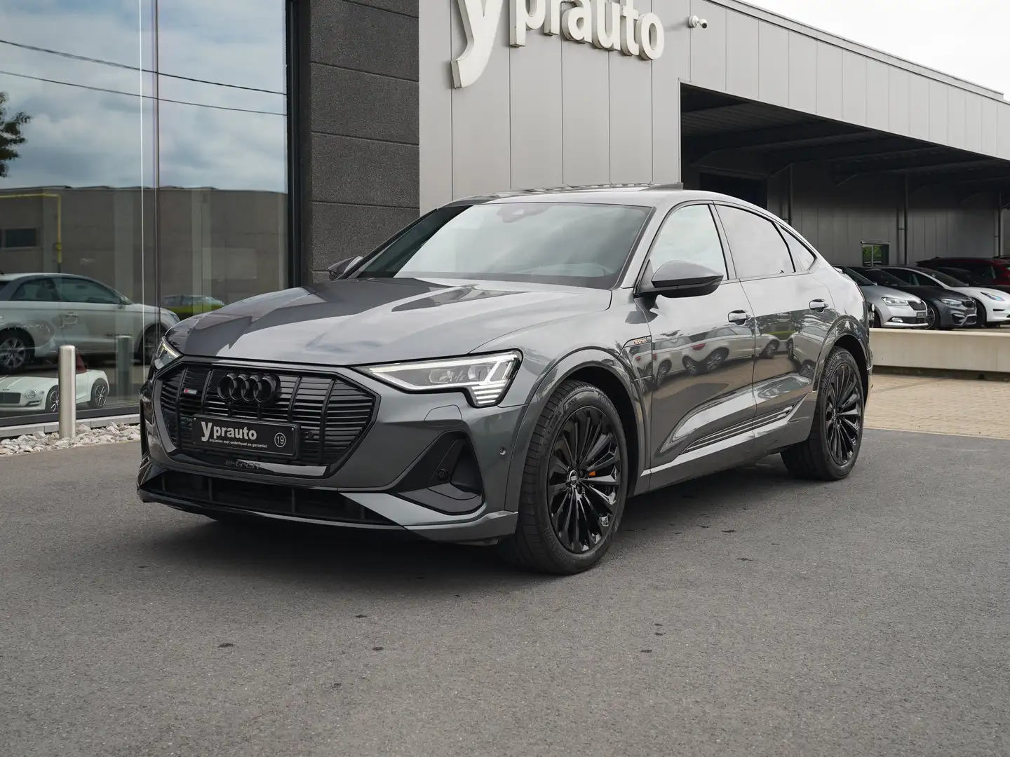 Audi e-tron e-tron Sportback 55 quattro S line Сірий - 1