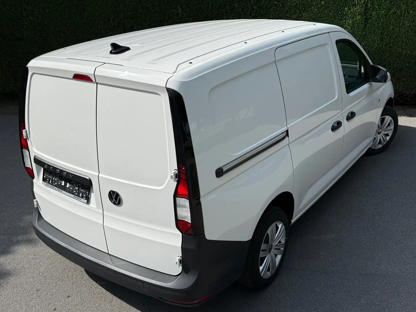 Volkswagen Caddy Maxi Van 2.0L TDI 102CV Utilitaire Blanco - 2