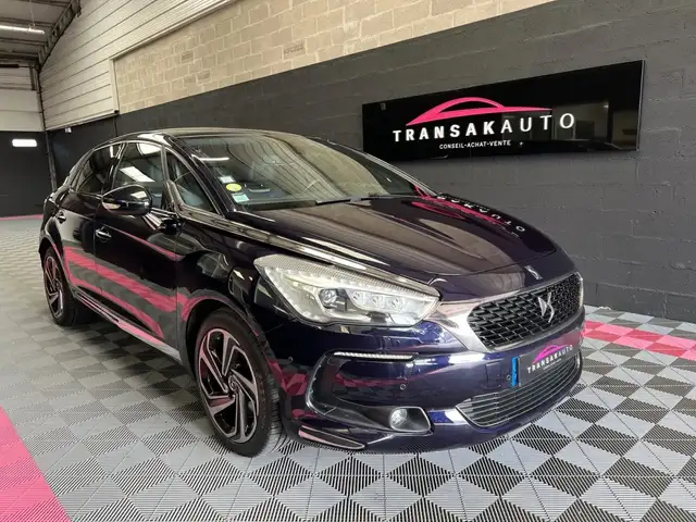 DS Automobiles DS 5 Automobiles DS5 SportChic 2.0 180 cv - Distribution jour Apple Car Play Toit panoramique ges electrique chauffants et mas