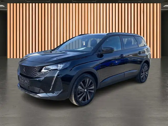 Peugeot 5008 view 2