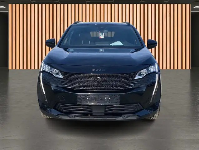 Peugeot 5008 view 4