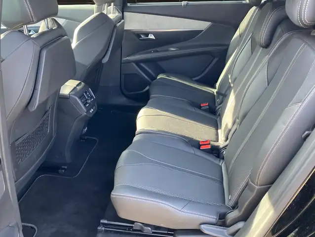 Peugeot 5008 view 8